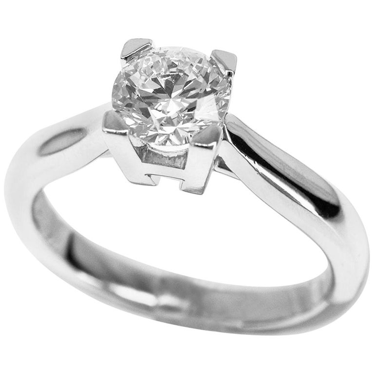 Harry Winston 0.72 Carat Diamond Platinum HW Ring For Sale at 1stdibs