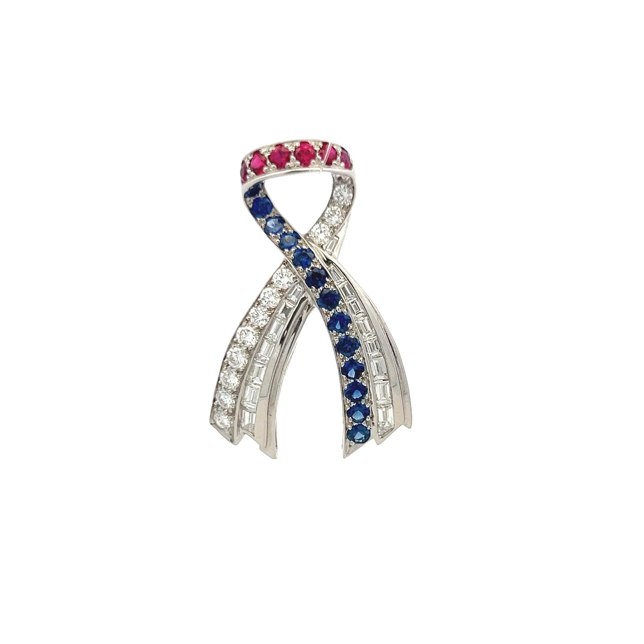 Harry Winston Spilla con diamante rotondo da 1,50 carati e zaffiro da 1,85 carati e rubino in platino In condizioni buone in vendita a New York, NY