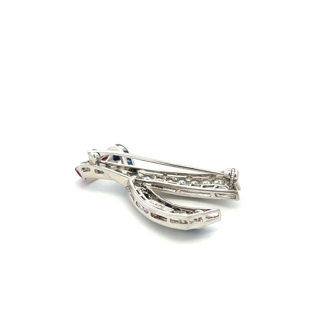 Harry Winston Spilla con diamante rotondo da 1,50 carati e zaffiro da 1,85 carati e rubino in platino in vendita 4