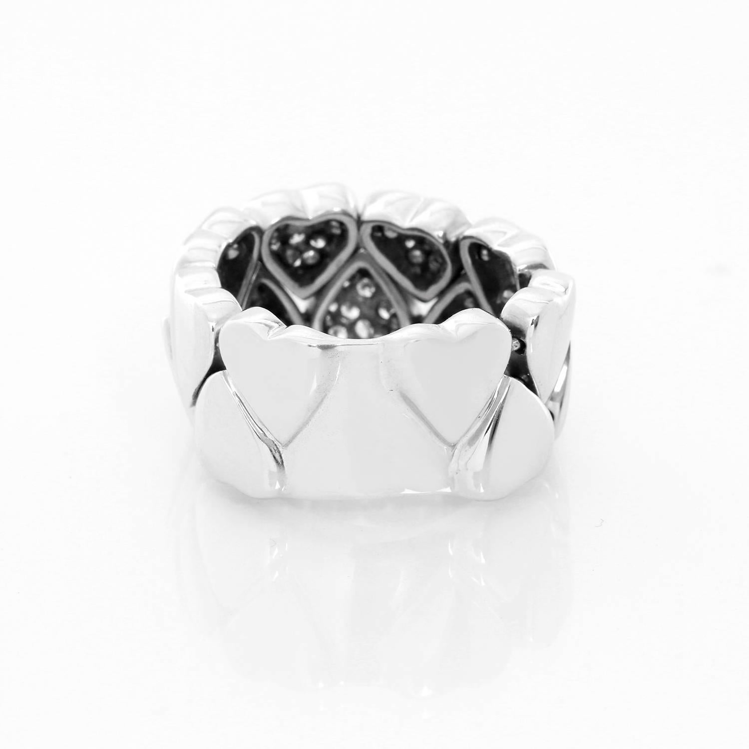 Harry Winston 18 Karat White Gold Heart Diamond Ring In Excellent Condition In Dallas, TX