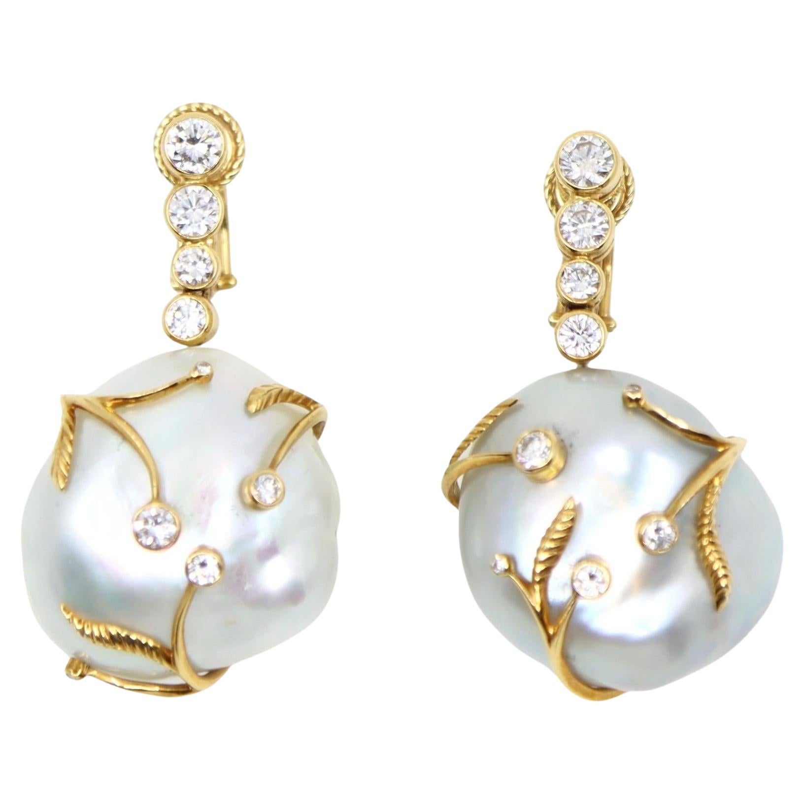 Harry Winston 18K Gold Large Baroque Pearl Diamond Earrings en vente