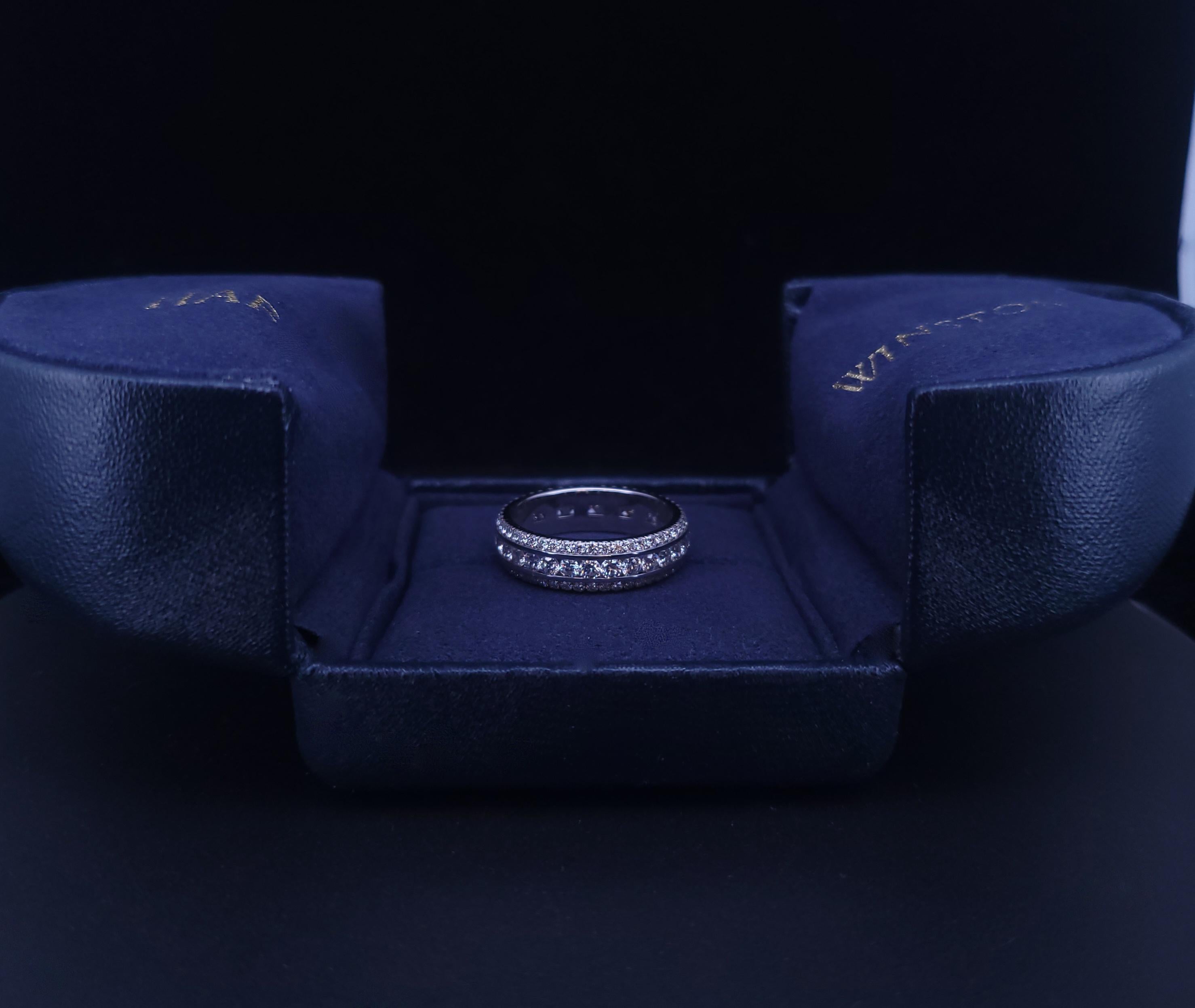 Anello con diamante in oro bianco 18k di Harry Winston, misura 8 In condizioni ottime in vendita a New York, NY