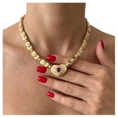 Collana Burma con rubini e diamanti in oro giallo 18 carati di Harry Winston