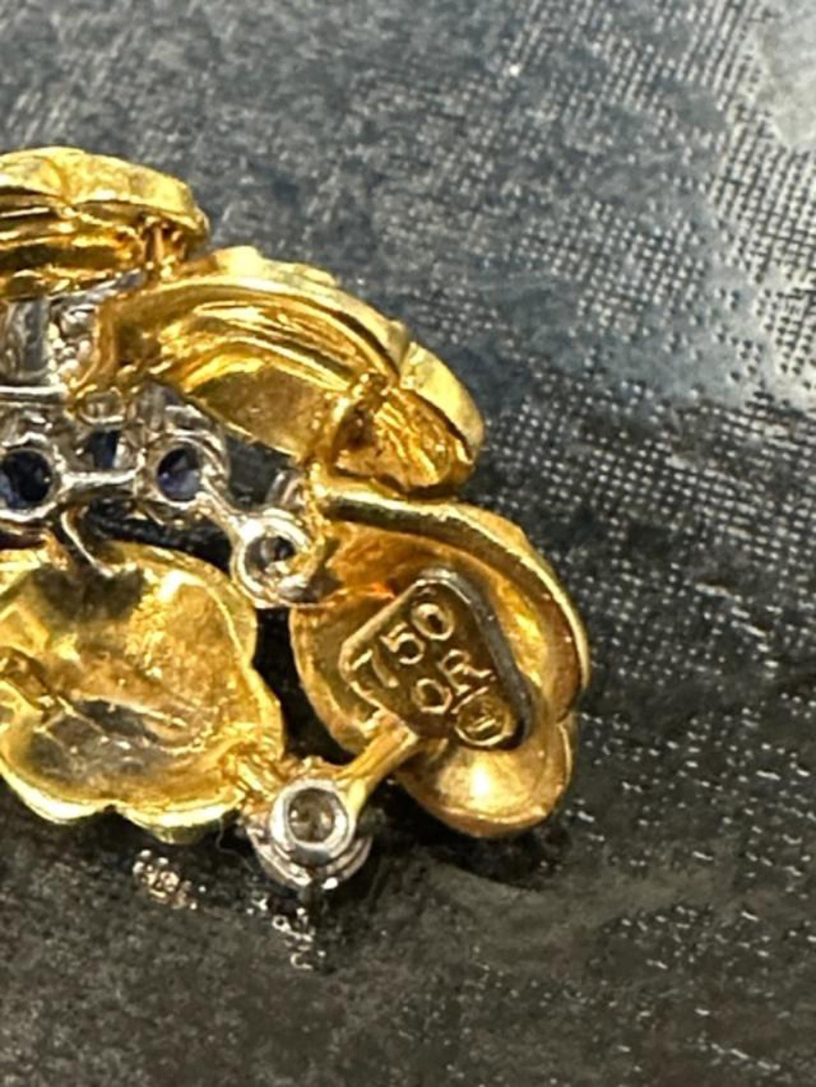 Women's or Men's Harry Winston 1980s Sapphire Diamond 18 Karat Yellow Gold Ear Clips