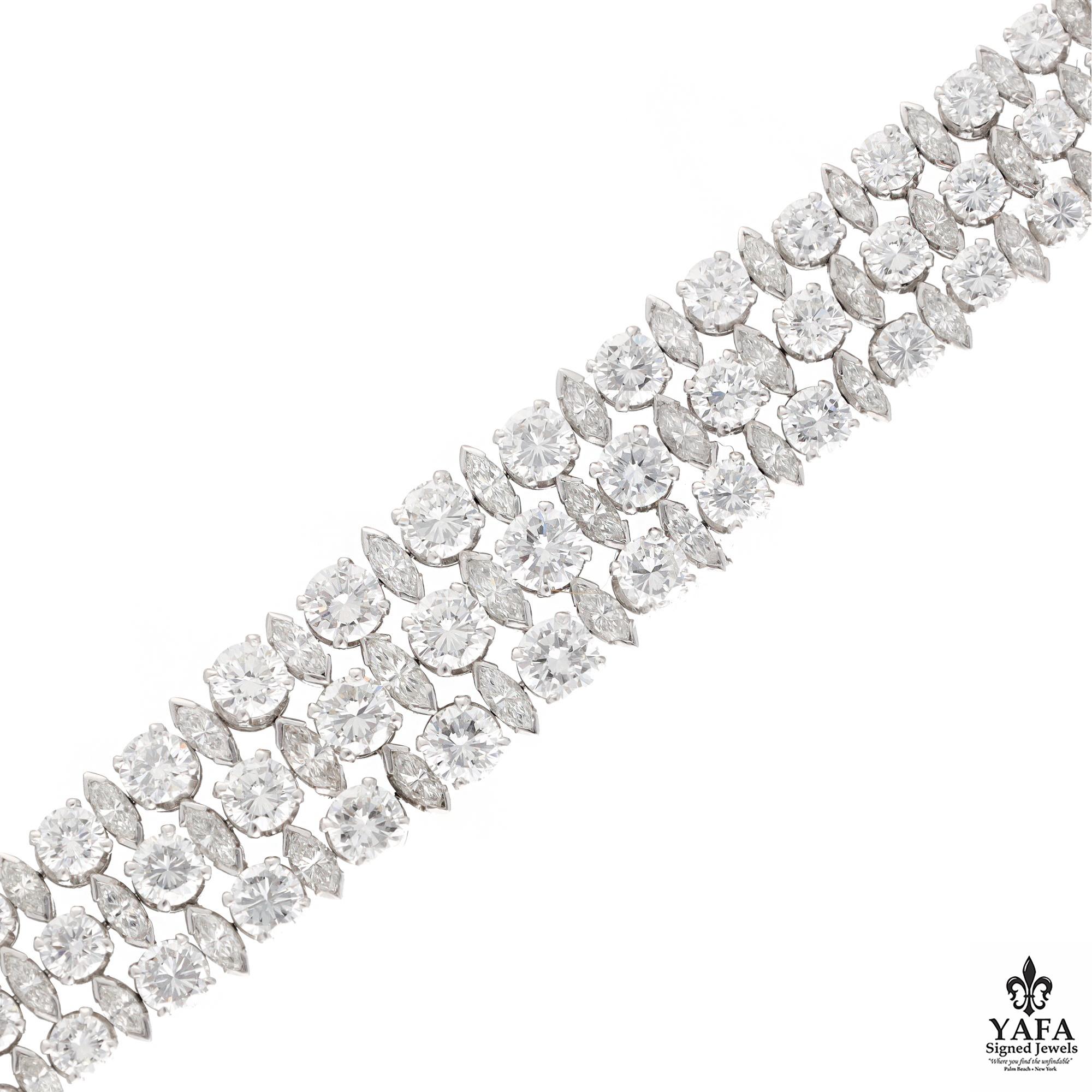 Exquisita pulsera flexible de 3 filas de diamantes redondos y talla marquesa en platino.

Peso aproximado del diamante redondo - 24,00 CTS
Peso aproximado del diamante marquesa - 7,00 CTS
Longitud - 6,75
Anchura - 0,72