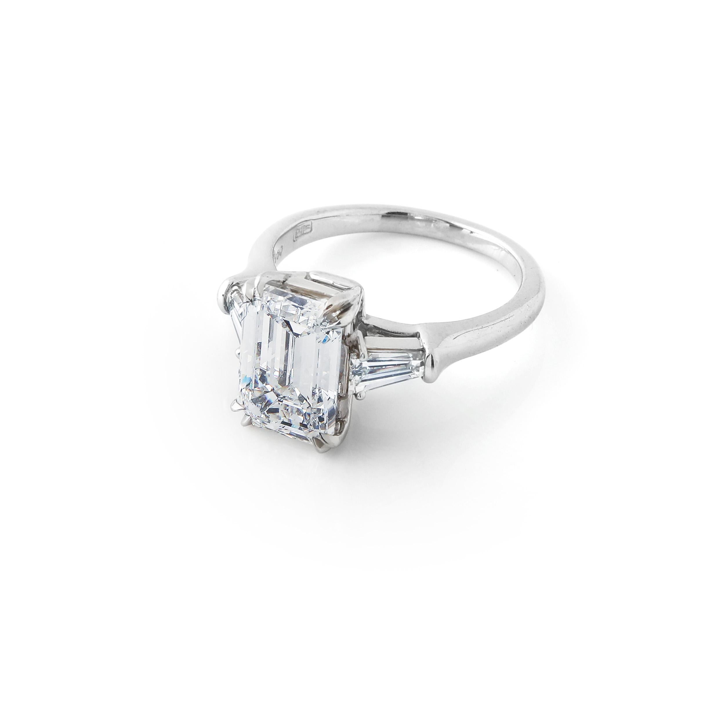 Women's Harry Winston 3.06 Ct Emerald Cut Three Stone Diamond Engagement Ring Platinum  For Sale