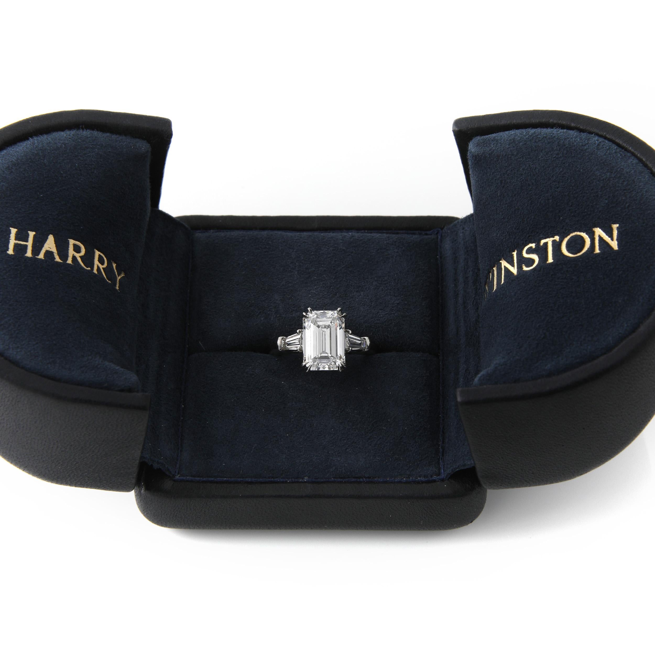 Harry Winston 3.06 Ct Emerald Cut Three Stone Diamond Engagement Ring Platinum  For Sale 3