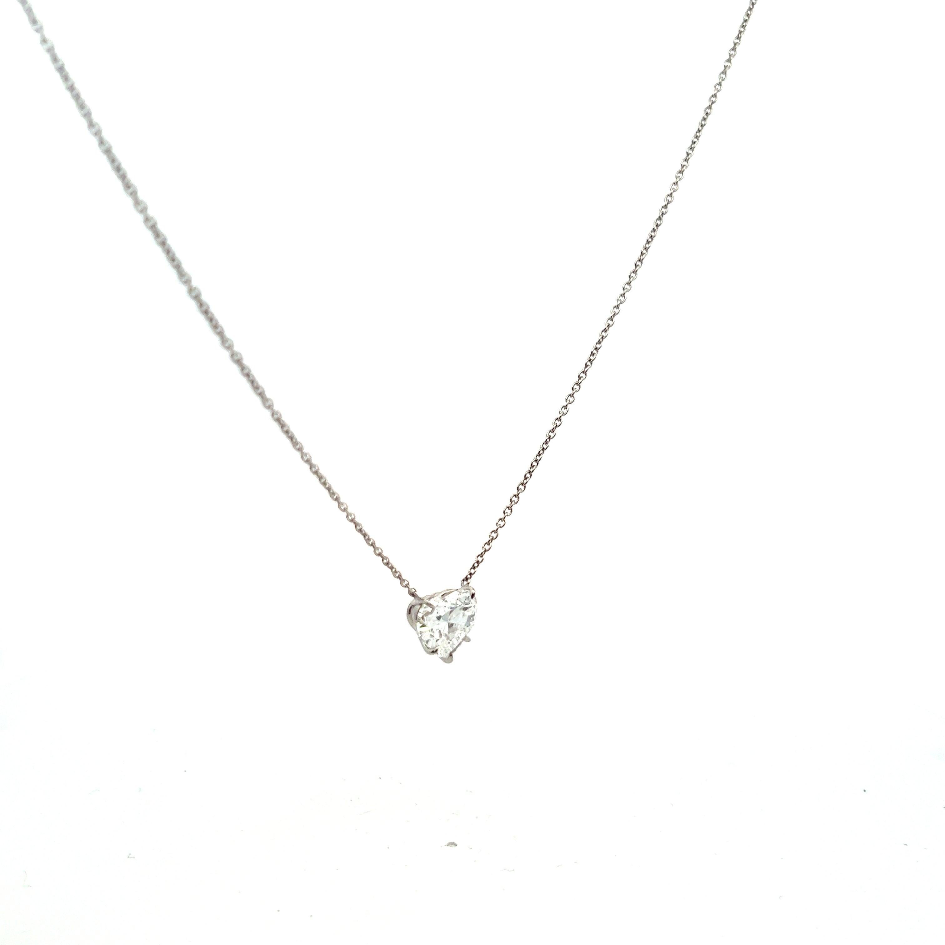 Donna Harry Winston Collana con ciondolo in platino con diamante D VS1 a forma di cuore da 3,63 carati in vendita