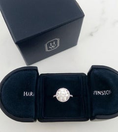 Harry Winston 4.61 Carat Total Weight "The One" Diamant rond taillé en brillant Halo