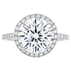Harry Winston 4.61 Carat Total Weight "The One" Diamant rond taillé en brillant Halo