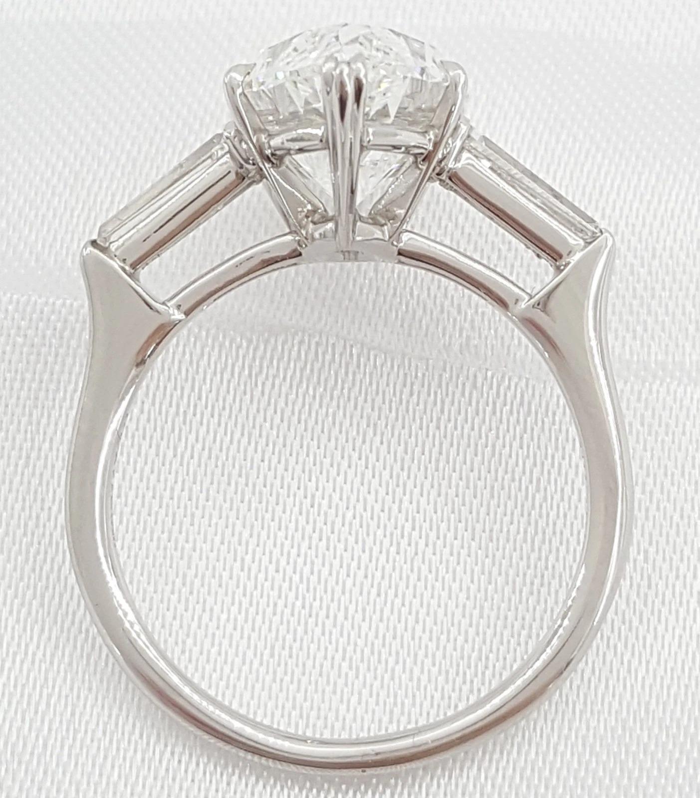 Taglio marquise Anello di fidanzamento in platino con diamante Marquise da 5,72 carati di Harry Winston in vendita