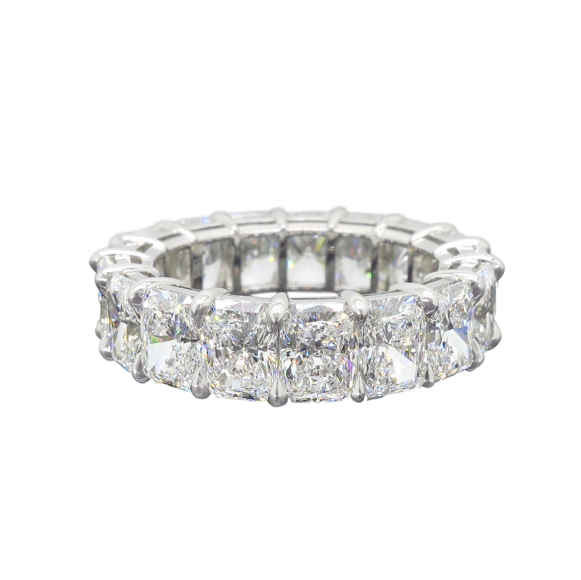 Harry Winston, bague à anneau d'éternité en platine avec diamants taille radiant de 9,35 carats en vente 6