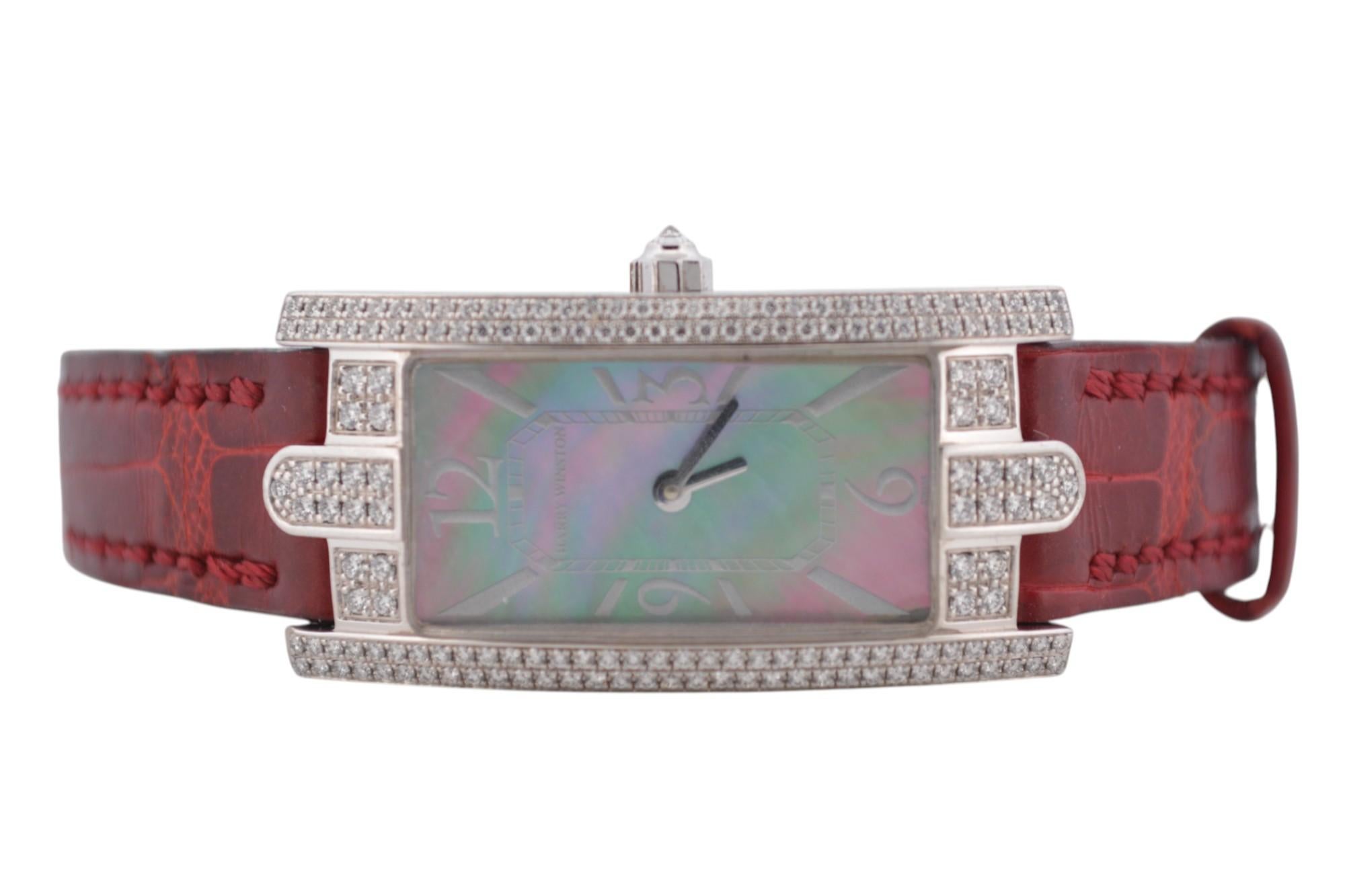 Harry Winston Avenue C 39x19mm Or blanc Nacre Diamants Quartz Ref : 3 Excellent état - En vente à București, București