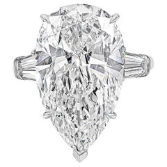 Harry Winston 12,00 Karat birnenförmiger Diamant-Dreistein-Verlobungsring