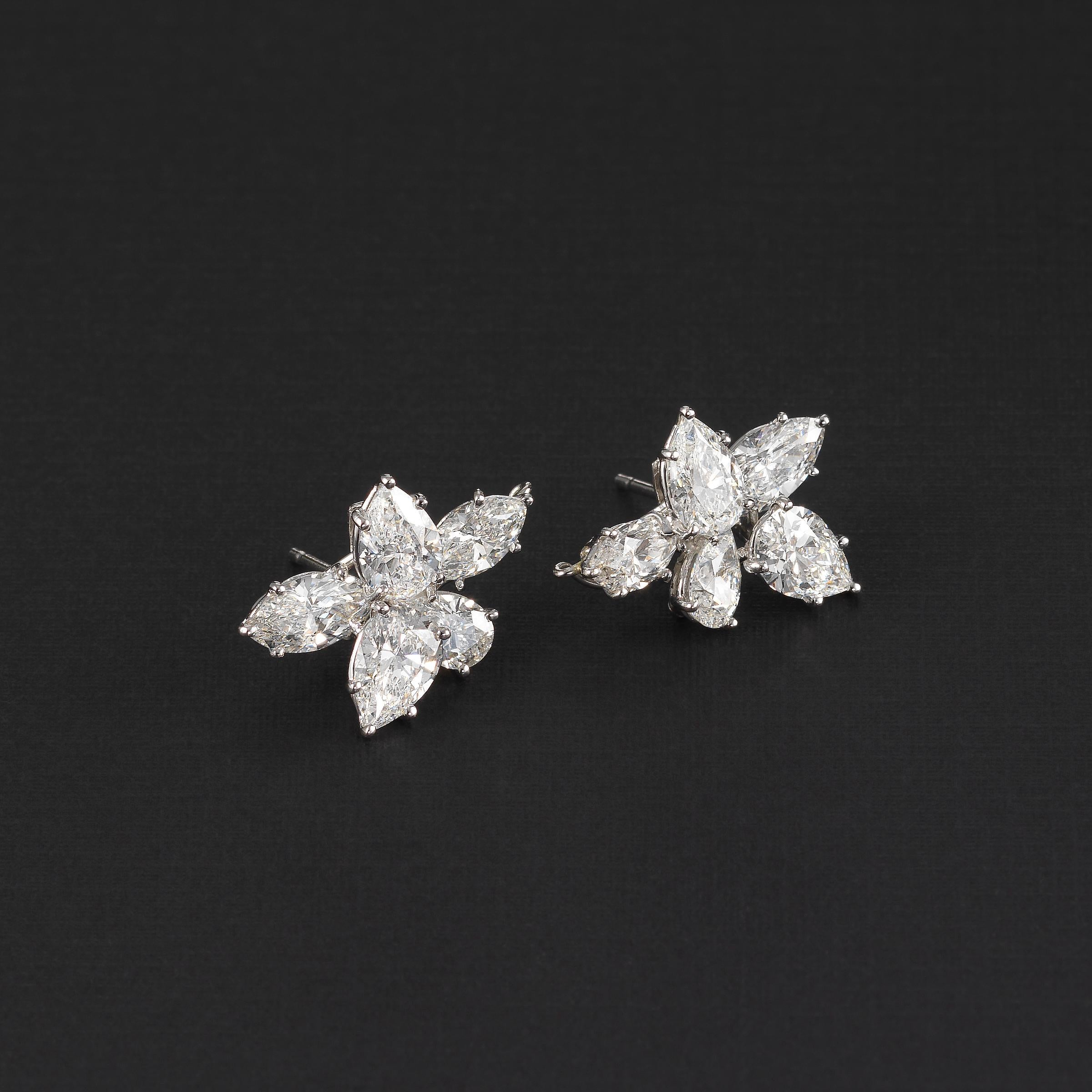 Harry Winston Classic Diamond Cluster Earrings in Platinum and 18K Gold In Excellent Condition For Sale In Dallas, TX