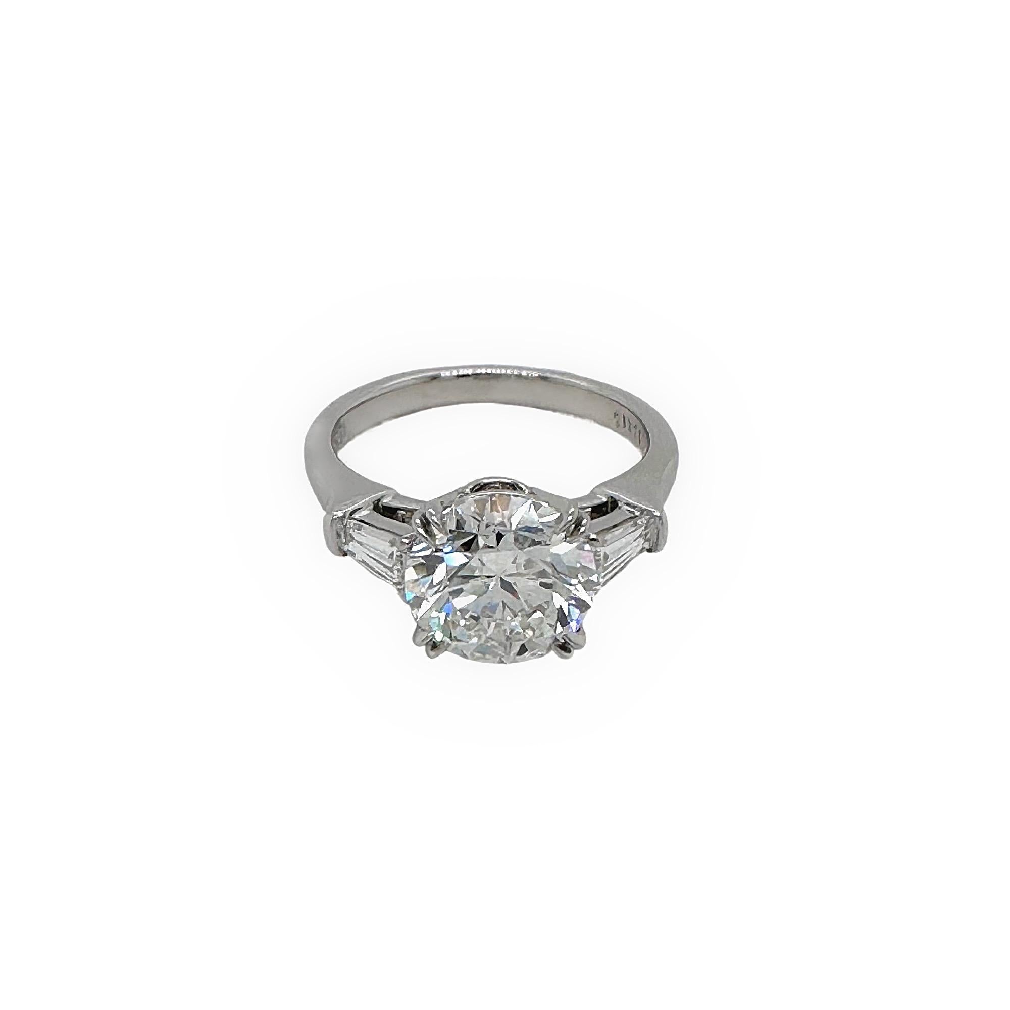 Round Cut Harry Winston Diamond Engagement Ring Round 2.30 cts F VS2 With Baguettes