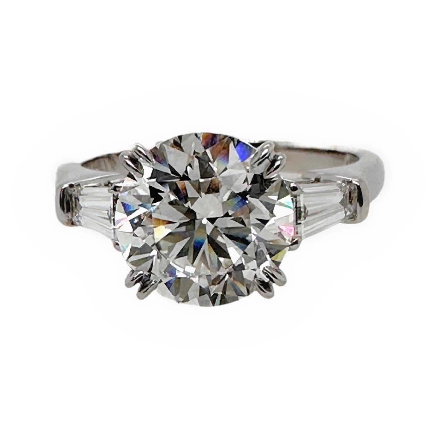 Harry Winston Diamond Engagement Ring Round 2.30 cts F VS2 With Baguettes In Excellent Condition In San Diego, CA