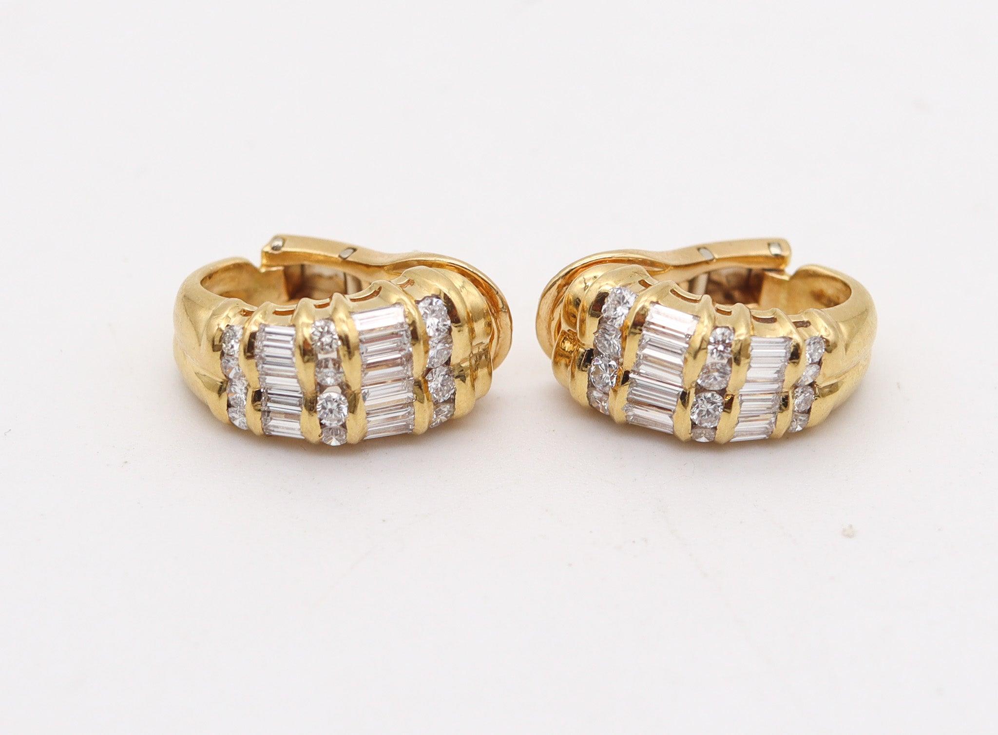 Modern HARRY WINSTON Clips On Earrings In 18Kt Yellow Gold With 2.56 Ctw In Diamonds For Sale