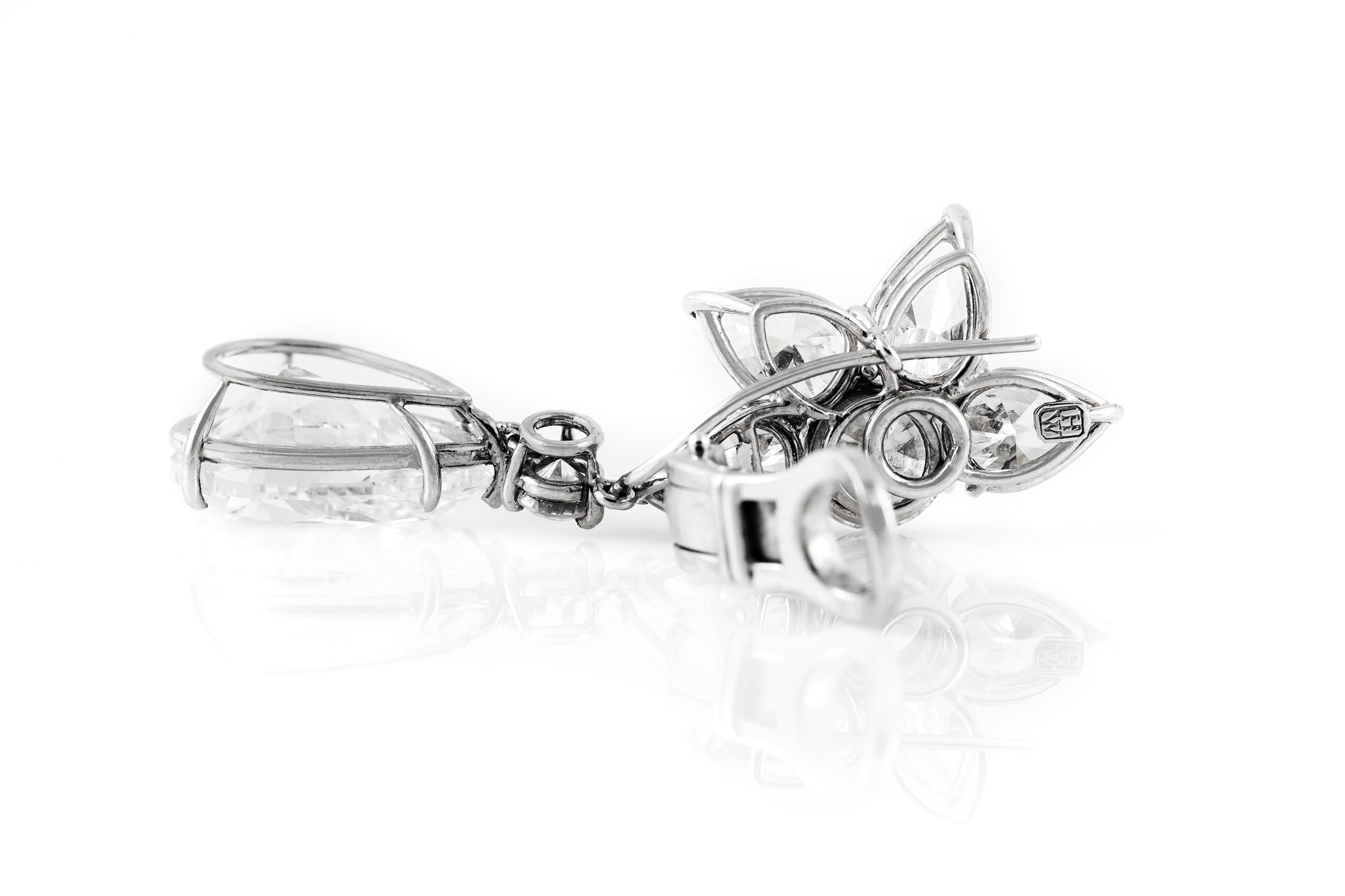 Taglio a goccia Orecchini a pendente con diamanti e pera di Harry Winston in vendita
