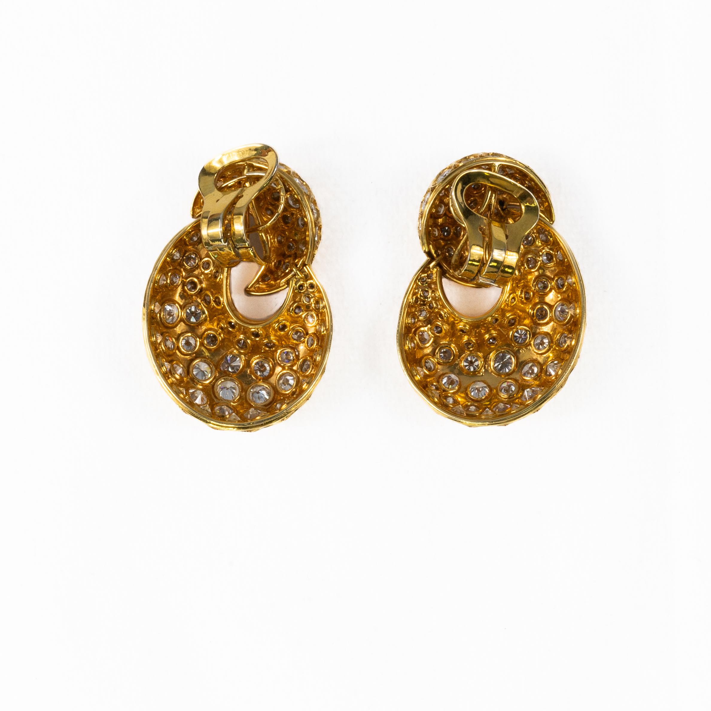 Harry Winston Diamond Door Knocker Earrings & Dome Ring Set In Excellent Condition For Sale In New York, NY