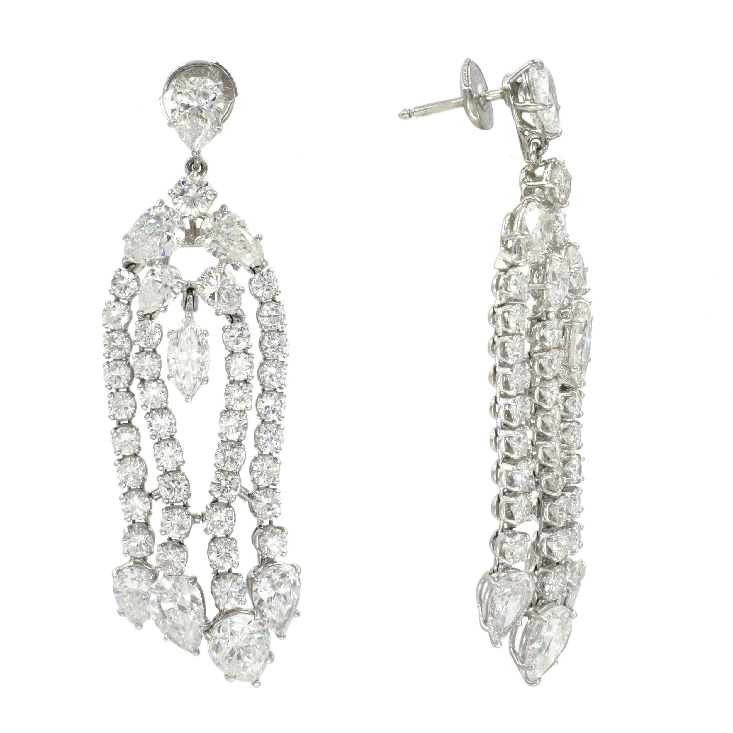 Harry Winston Diamond Earrings In Excellent Condition For Sale In New York, NY