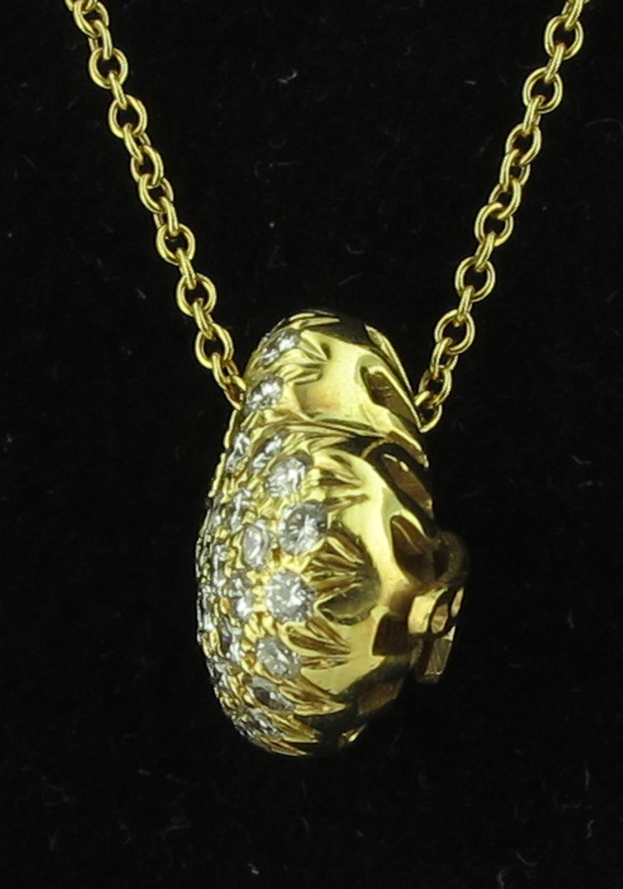 Round Cut Harry Winston Diamond Heart Pendant, Set in 18 Karat Yellow Gold