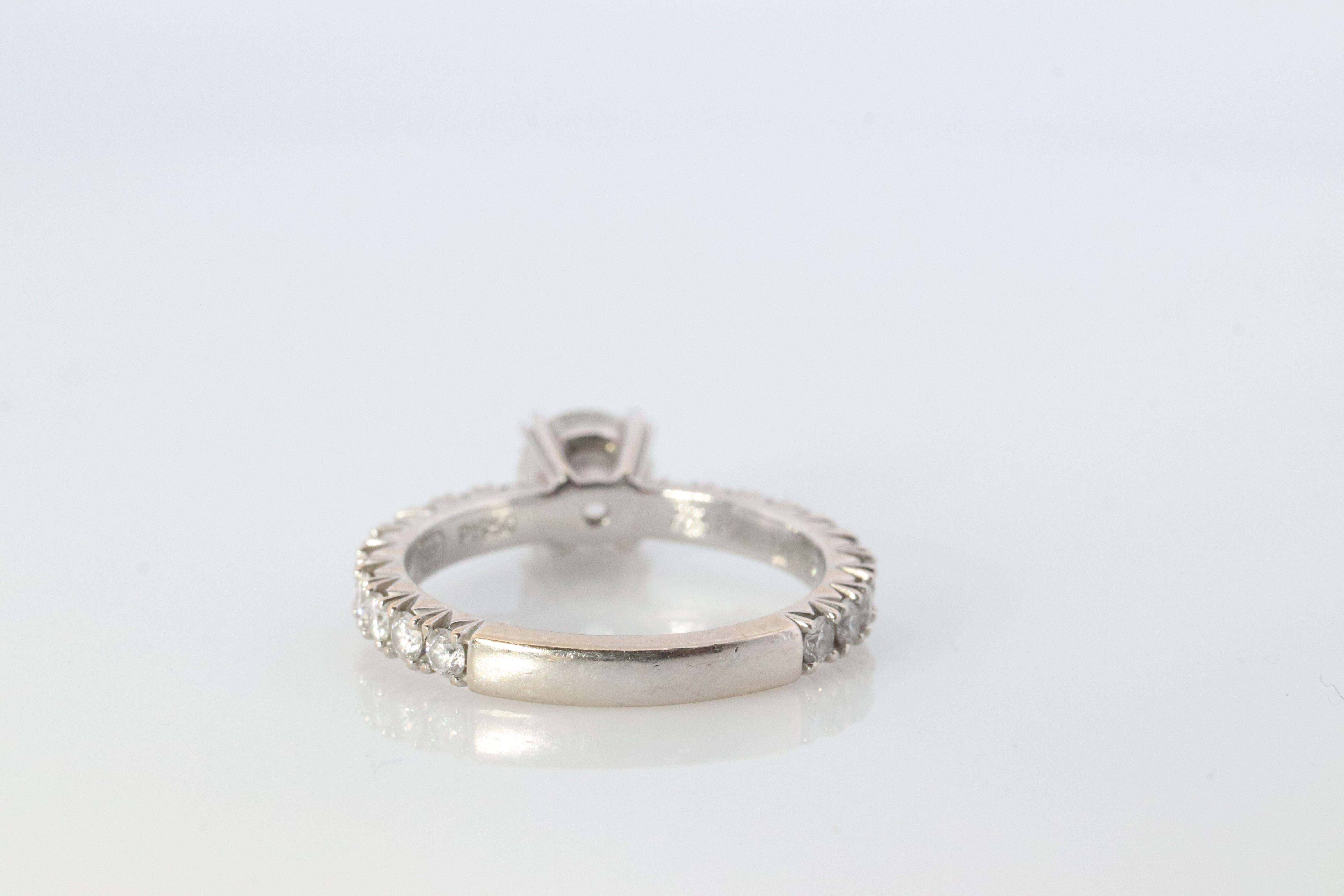 Round Cut Harry Winston Diamond Ring. Round Diamond Engagement Solitaire PT950 Platinum. For Sale