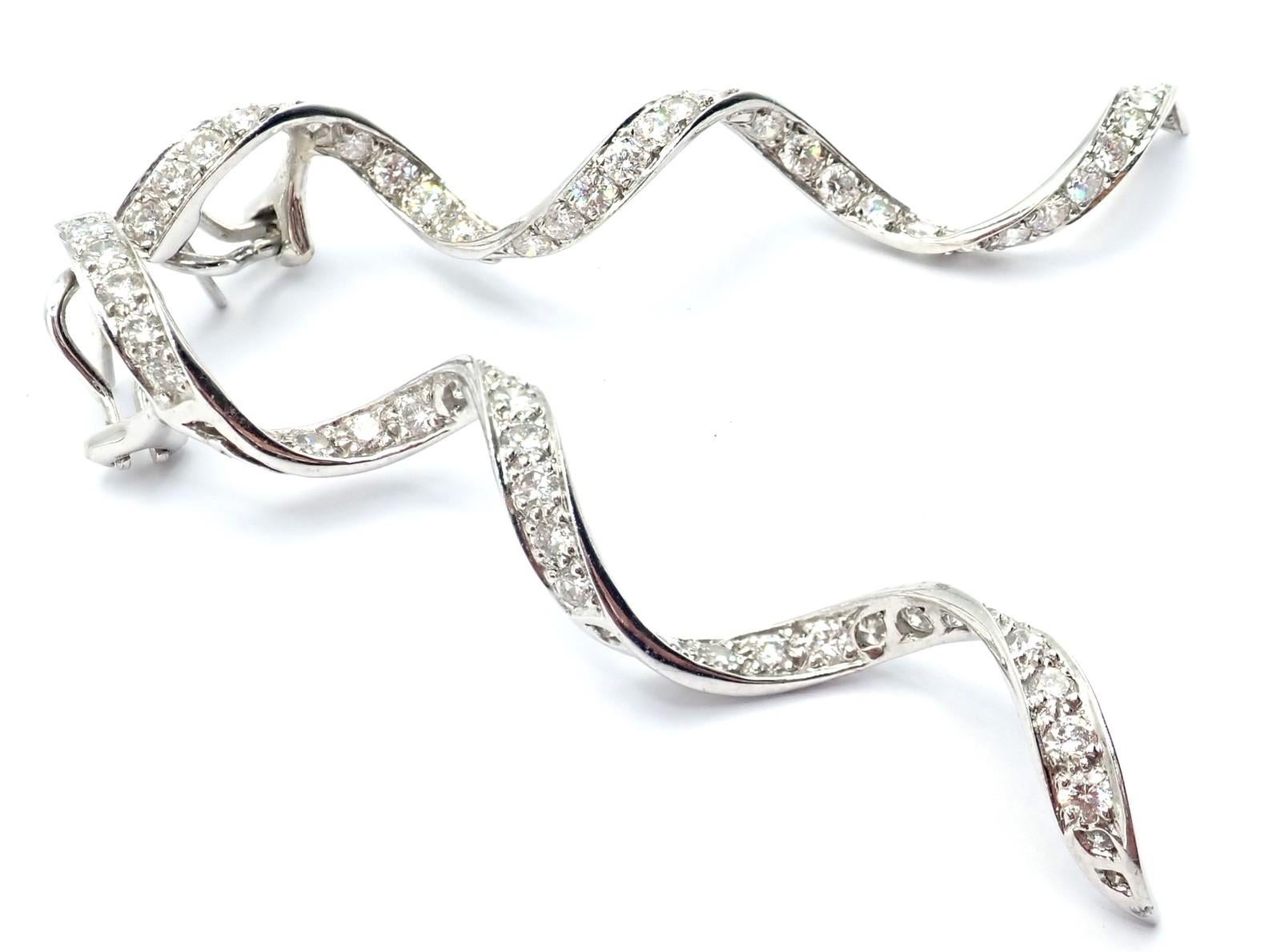 Taglio brillante Harry Winston - Orecchini in platino con diamanti a goccia lunga e ritorta in vendita