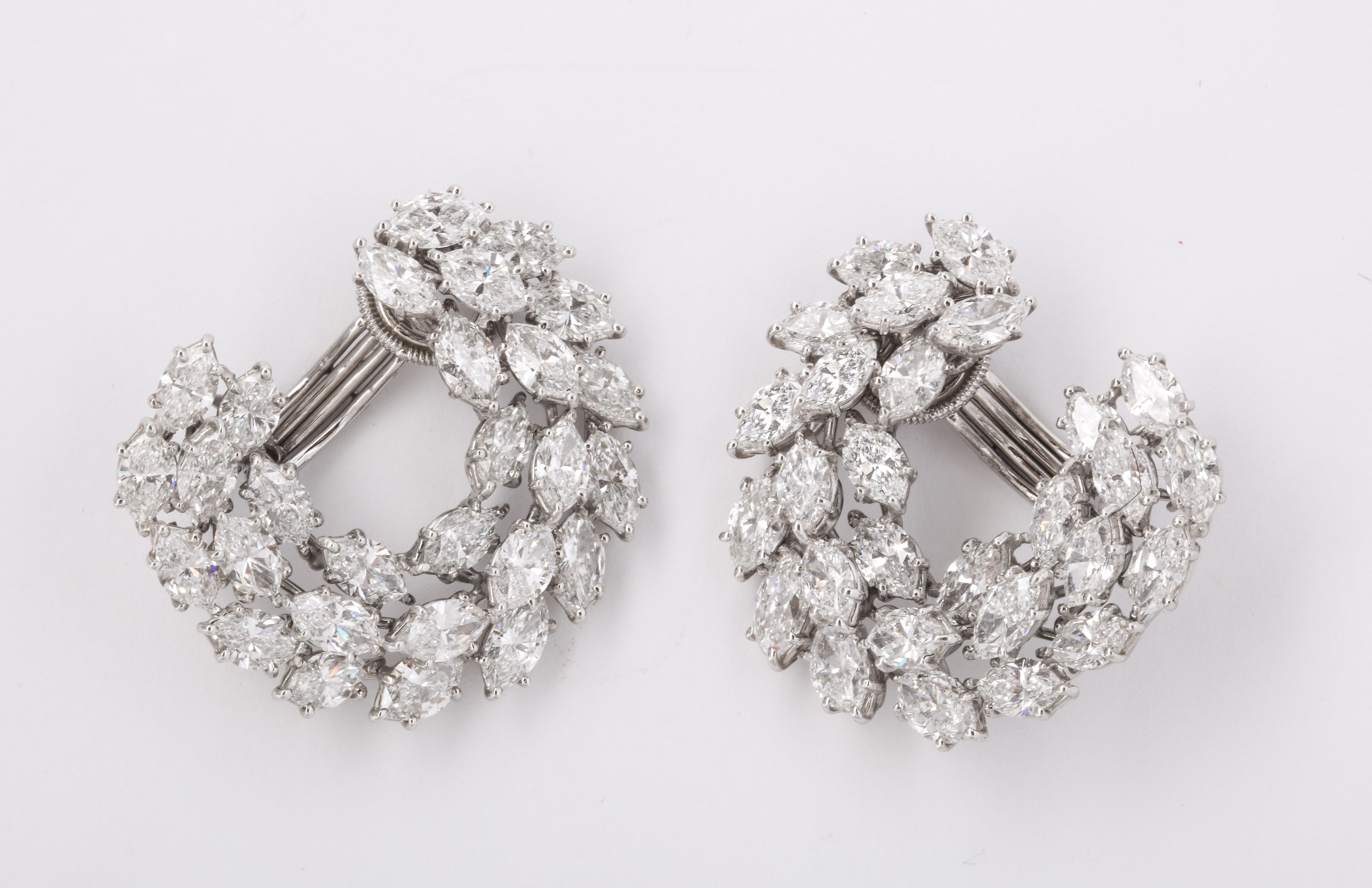Harry Winston Diamond Wreath Earrings

Approximately 23 ct of diamonds 

Accompanied with certificate of authenticity 