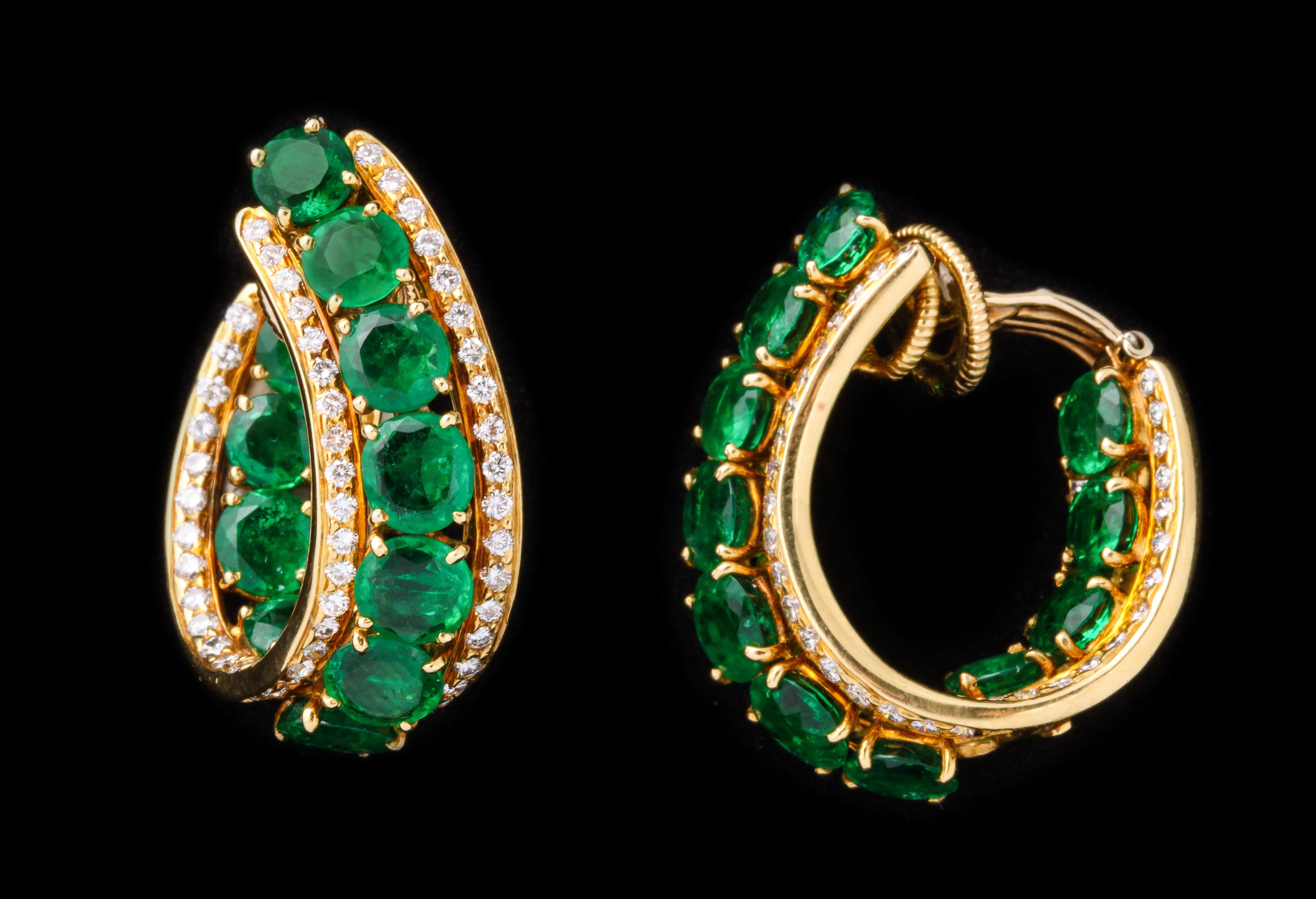 Harry Winston Emerald and Diamond Earrings In Excellent Condition In New York, NY