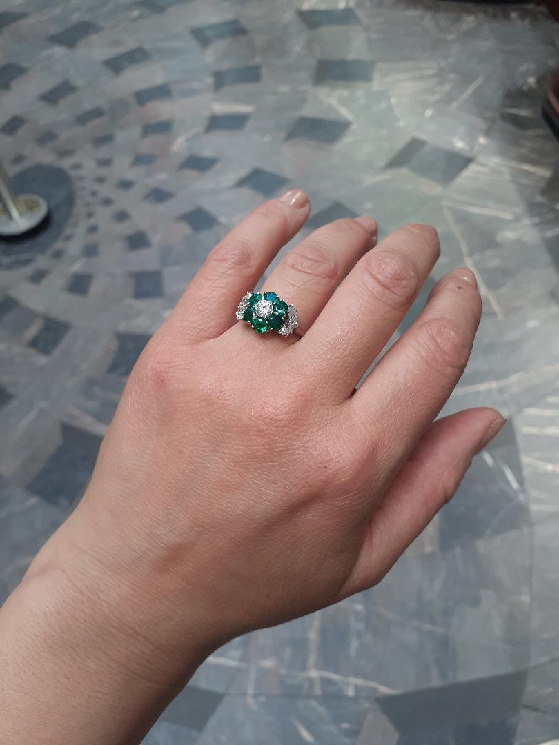 Harry Winston Emerald and Diamond Floral Cluster Platinum Engagement Ring In Good Condition In London, GB