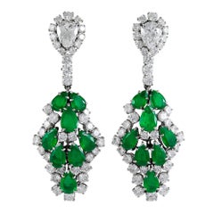 Orecchini Chandelier con Diamante Smeraldo di Harry Winston