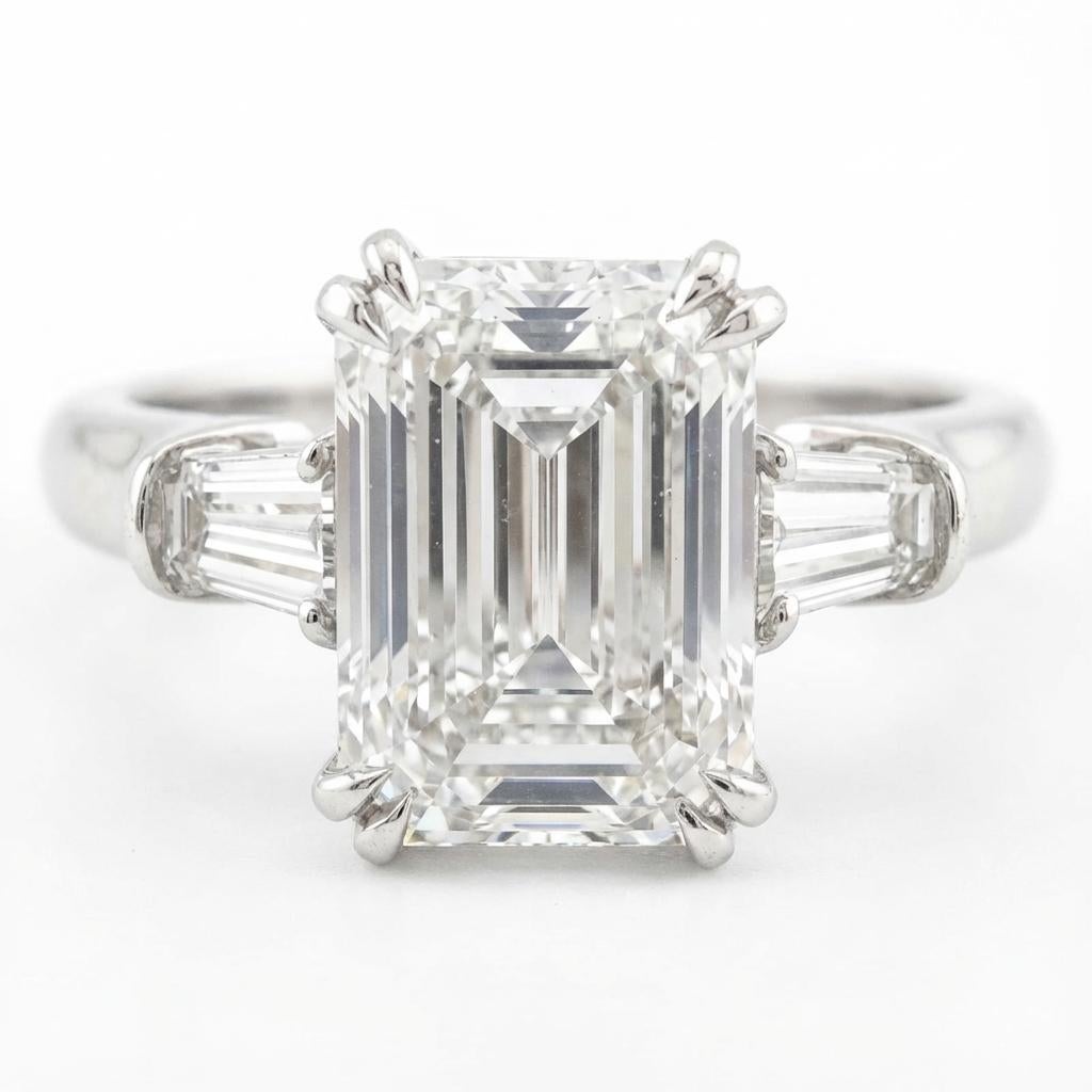 Harry Winston GIA Certified 4 Carat Emerald Cut Diamond Engagement Ring Excellent état - En vente à Chicago, IL