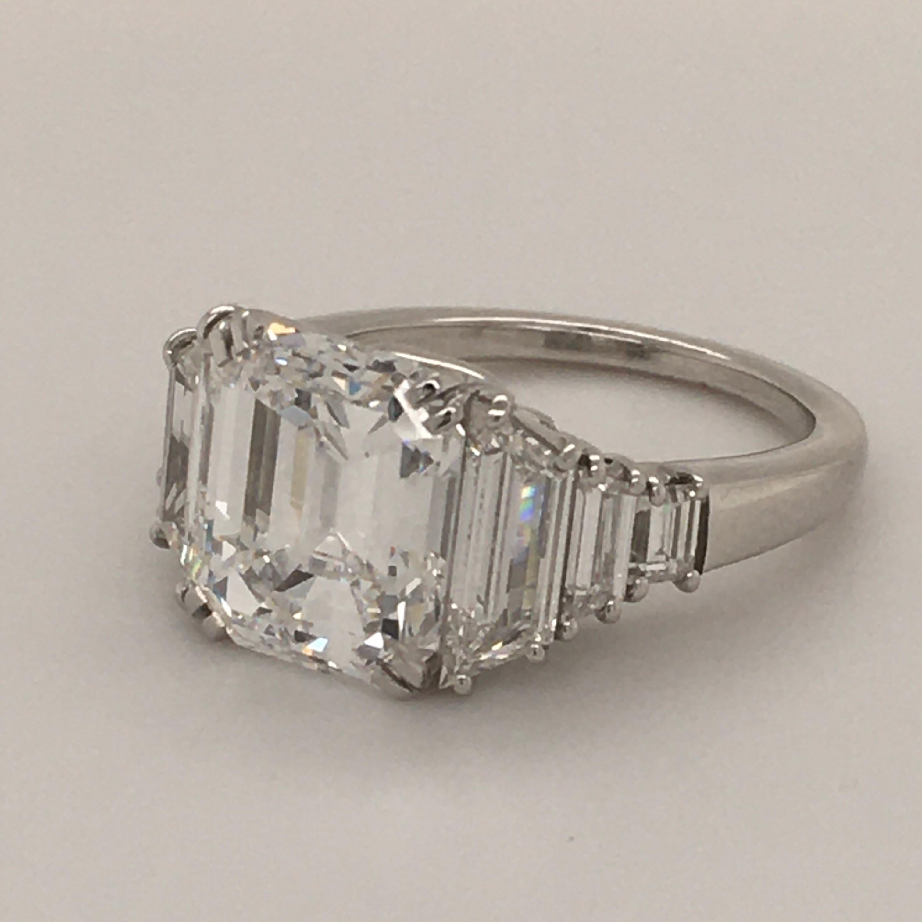 Harry Winston GIA-zertifizierter 4,63 Karat Diamantring aus Platin 950 mit Smaragdschliff für Damen oder Herren