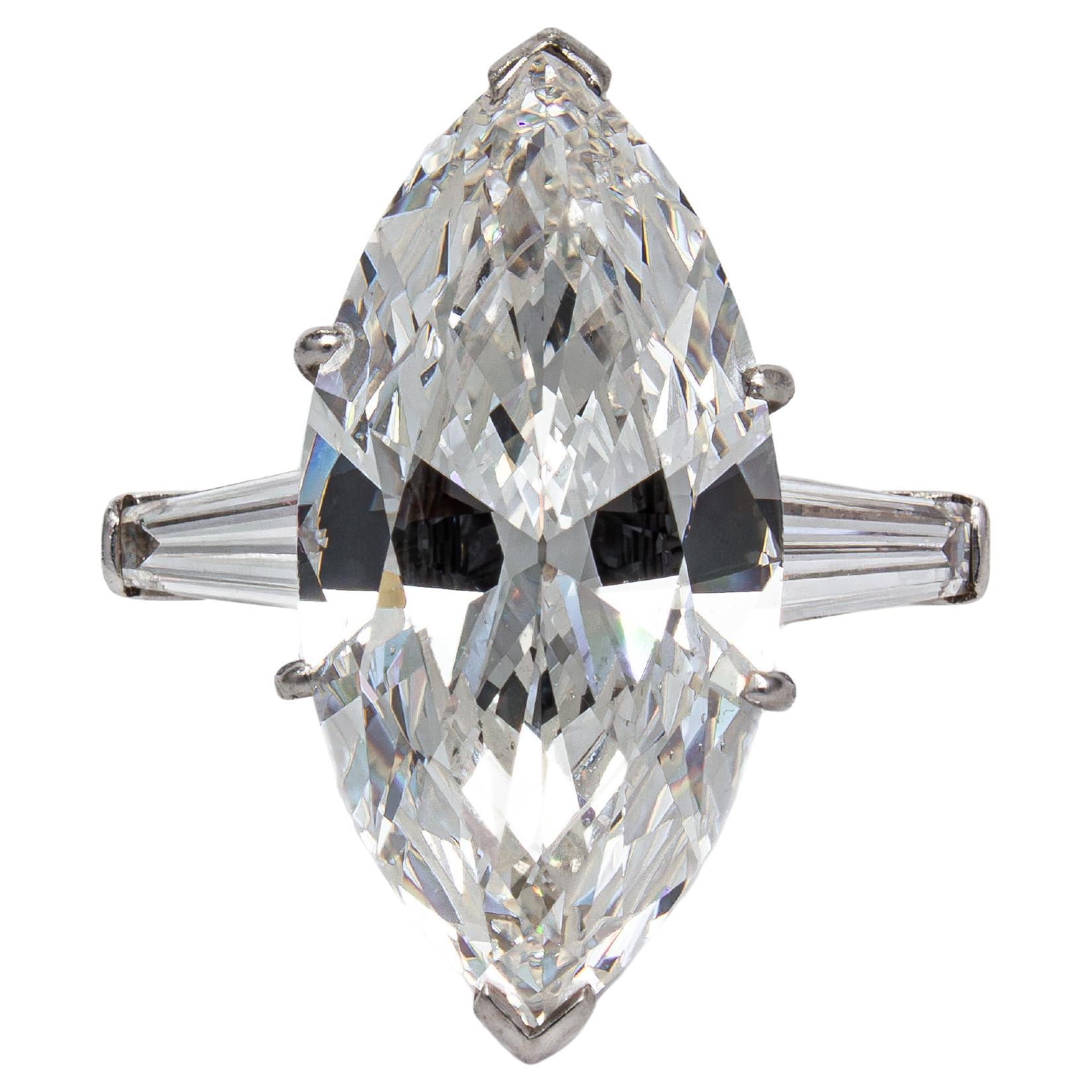 Harry Winston GIA Certified 8.54 Carat I SI2 Marquise Diamond Three Stone Ring en venta