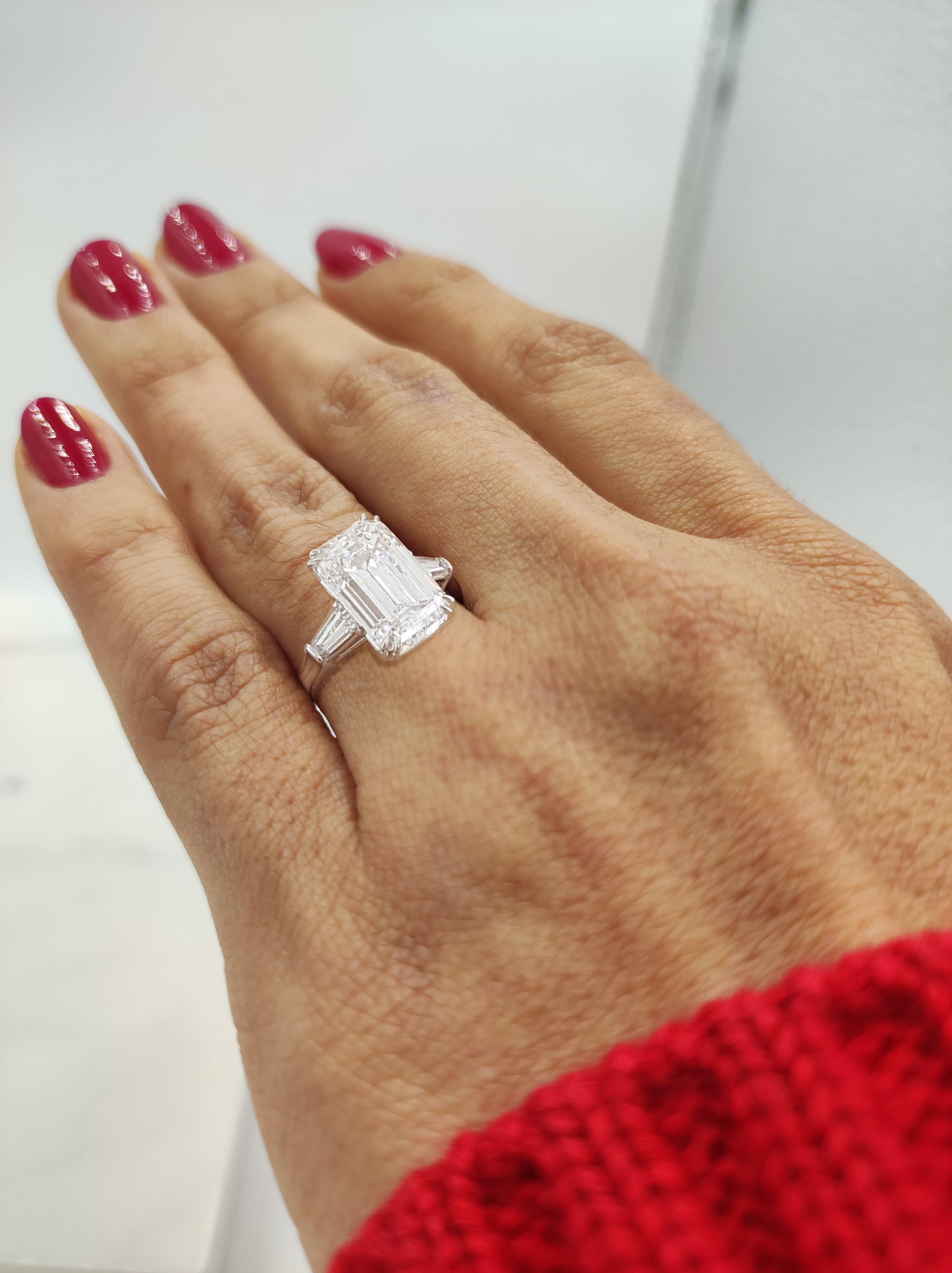 An exquisite 9 carat Emerald cut diamond with ideal ratio 
H color VS clarity
GIA certificate
