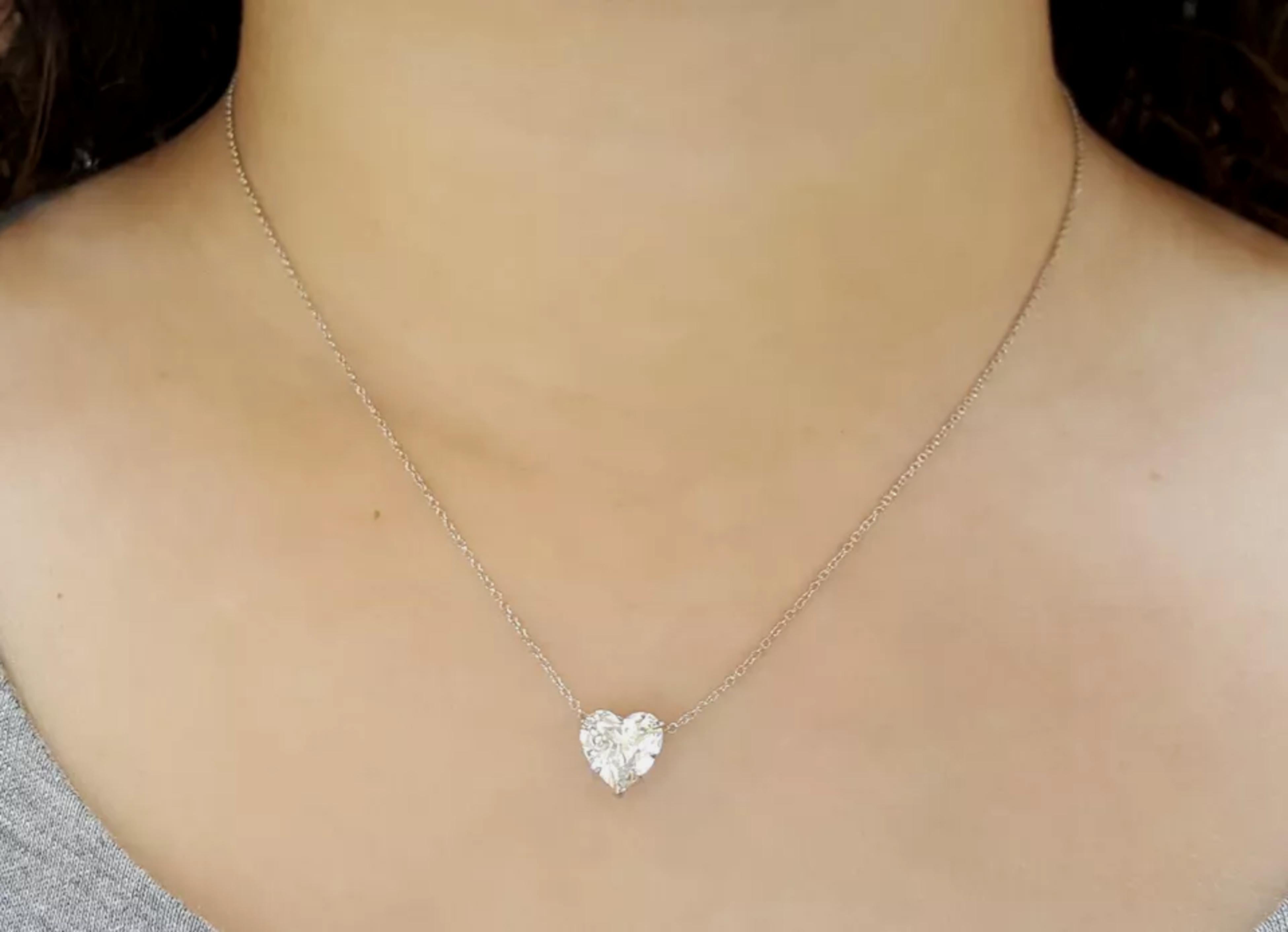 Women's HARRY WINSTON Heart Shape 2.15 Carat  Diamond Platinum Pendant Necklace For Sale