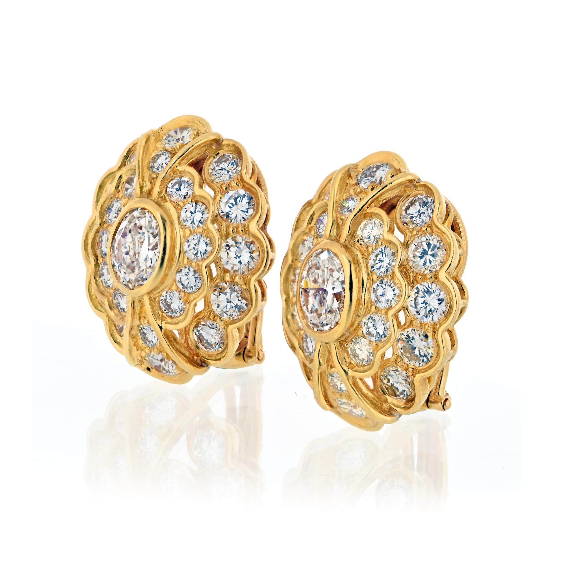 Contemporary Harry Winston (Jacques Timey)  Diamond Ear- clips For Sale