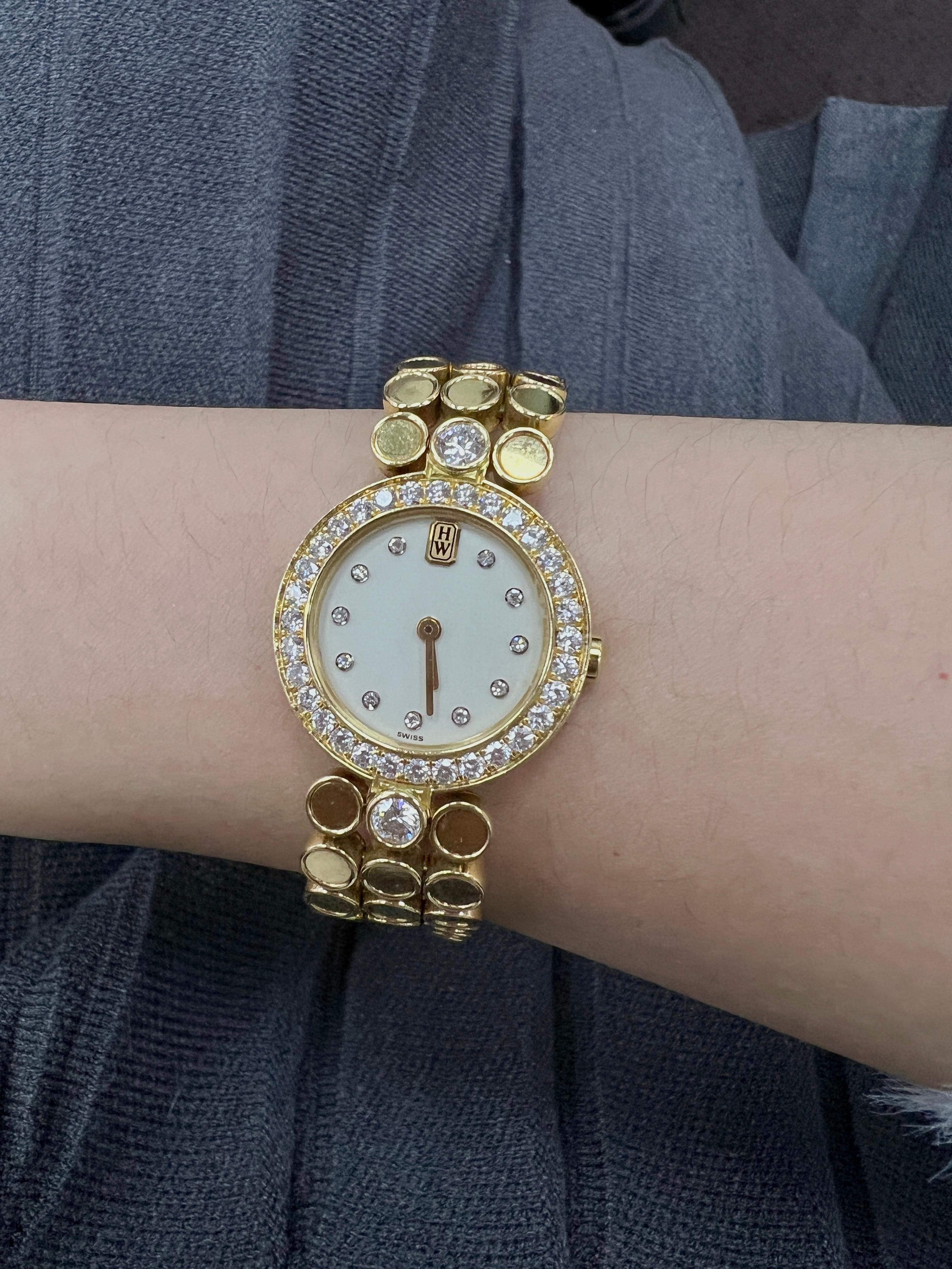 Taille brillant Montre pour femme Harry Winston en or jaune 18 carats et diamants en vente