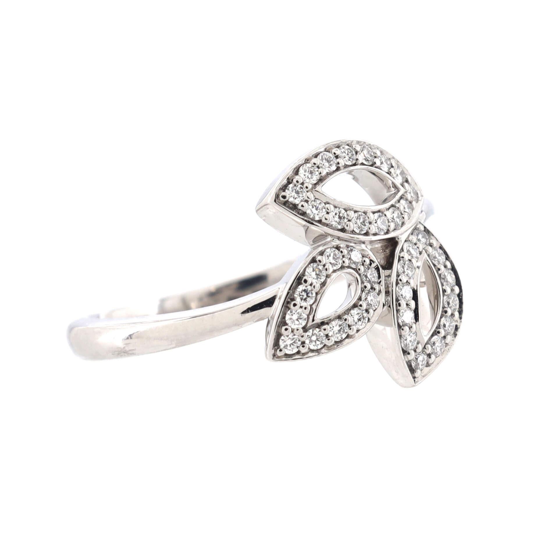 Condition: Great. Minor wear throughout.
Accessories: No Accessories
Measurements: Size: 6 - 52, Width: 2.00 mm
Designer: Harry Winston
Model: Lily Cluster Ring Platinum with Diamonds Mini
Exterior Color: Silver
Item Number: 188470/6