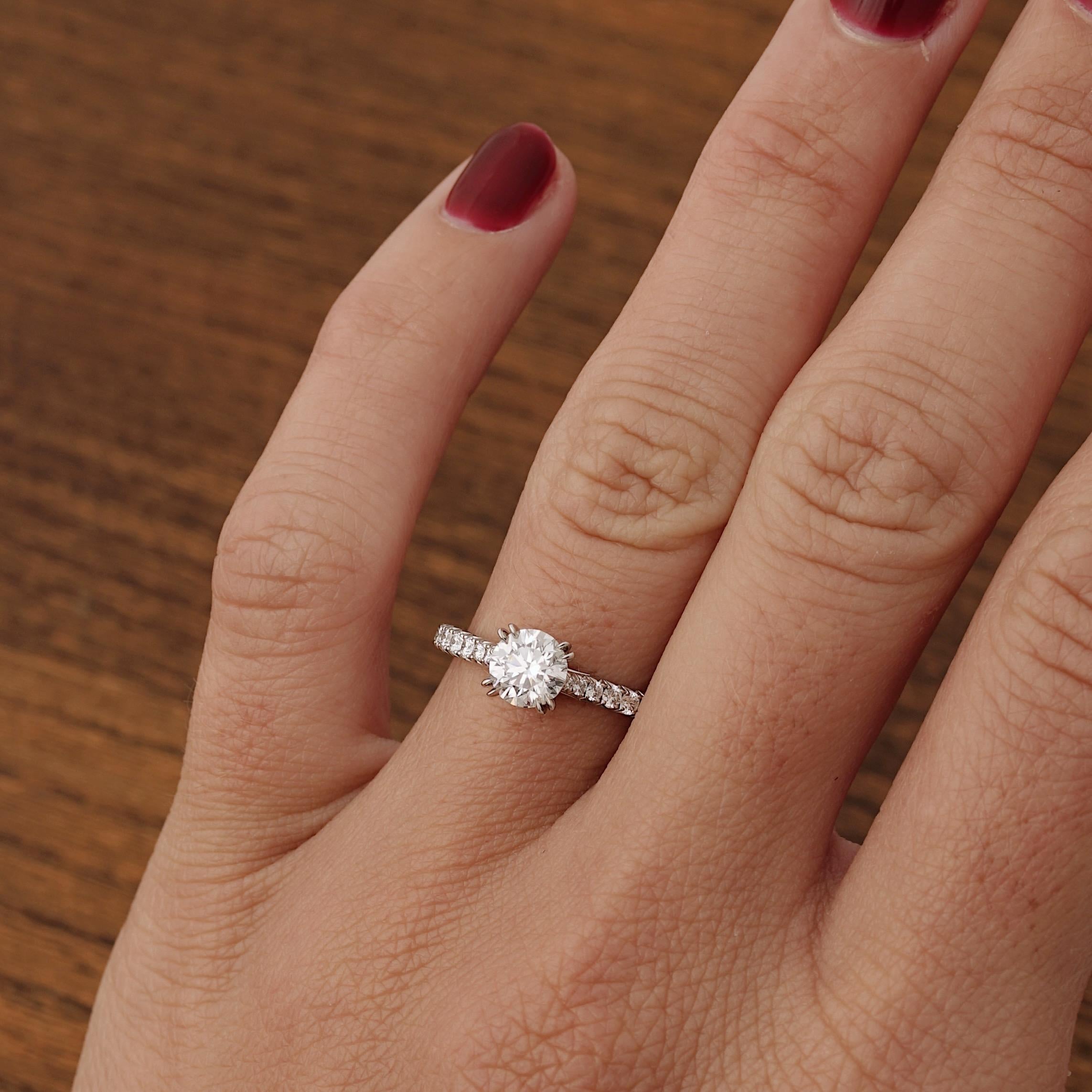 Harry Winston, 'LOVE' GIA 0.71 Carat E/VVS1 Diamond Engagement Ring In Excellent Condition For Sale In Paris, FR