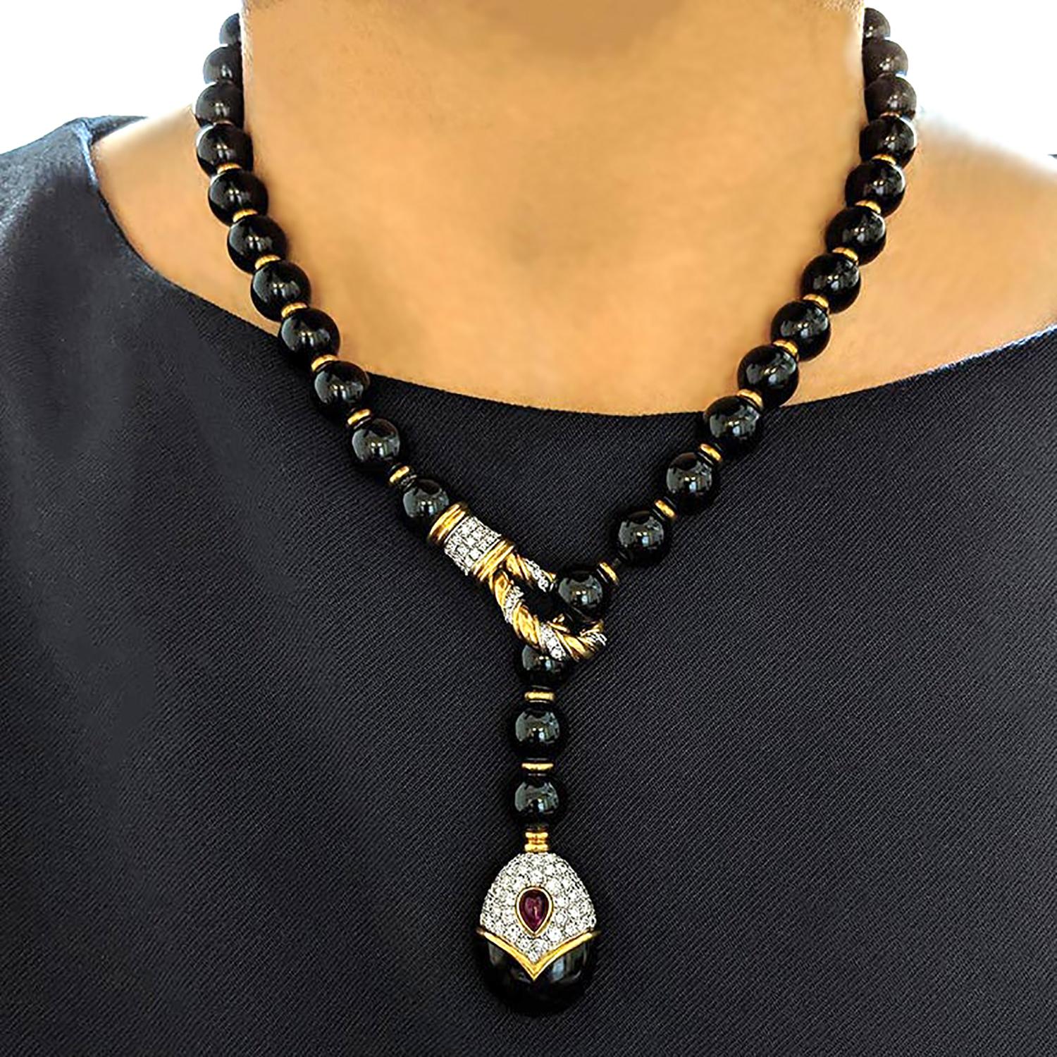 Harry Winston Necklace with Black Jade, Diamonds and a Ruby In Excellent Condition In New York, NY