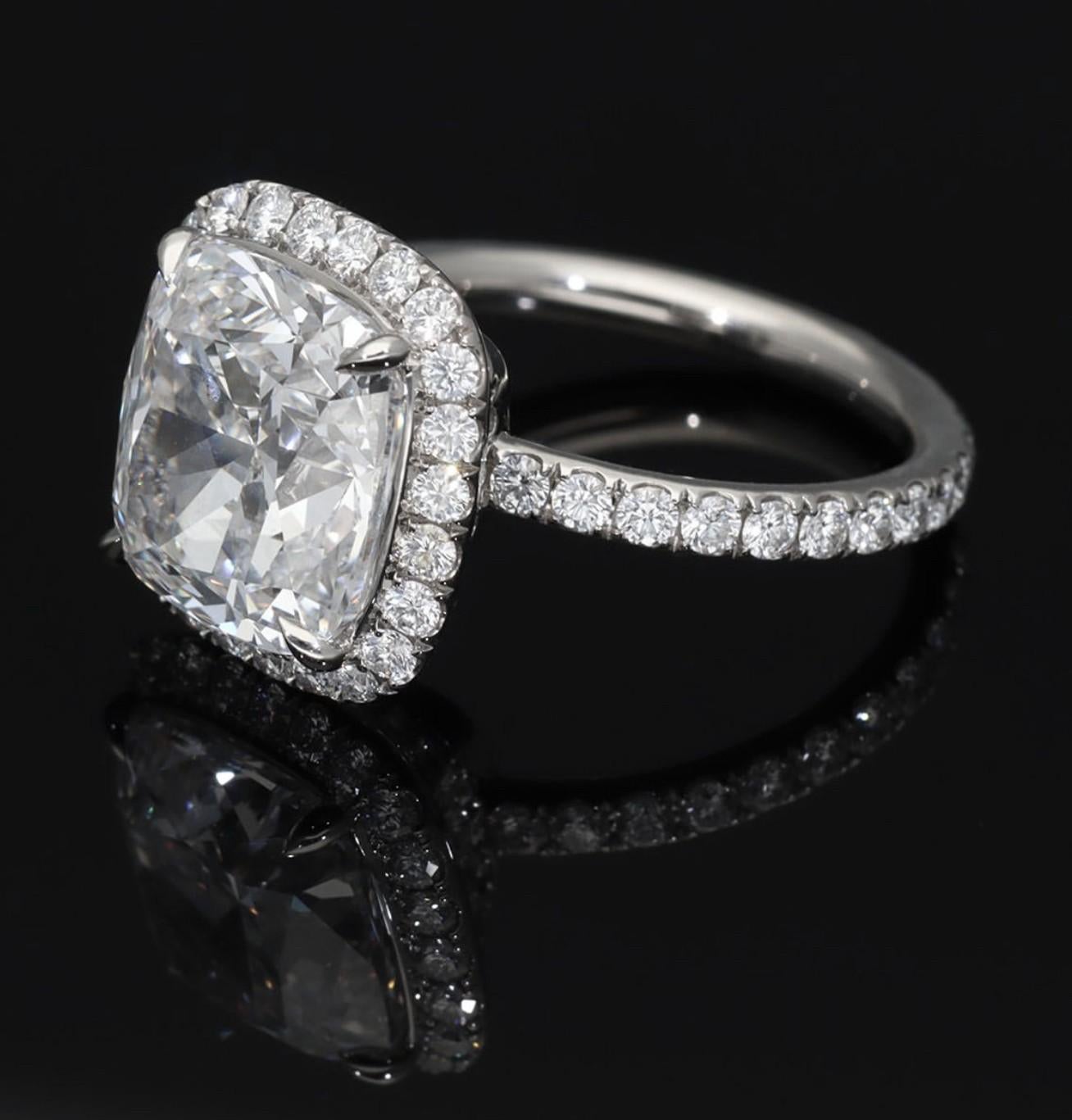 HARRY WINSTON Un diamante talla cojín 5,39 ct F-VS2 Anillo micropave de platino en venta 5