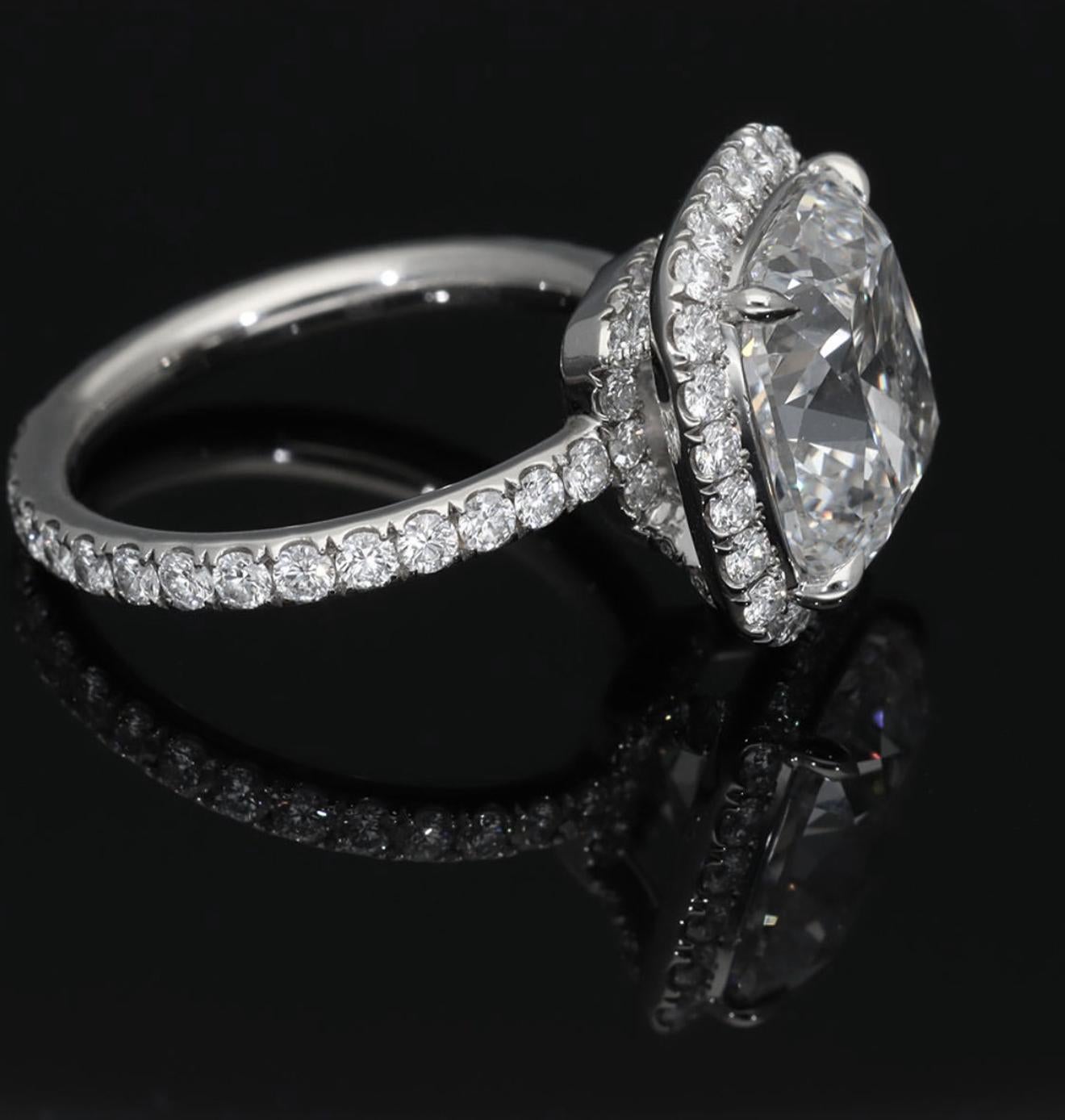 HARRY WINSTON Un diamante talla cojín 5,39 ct F-VS2 Anillo micropave de platino en venta 6