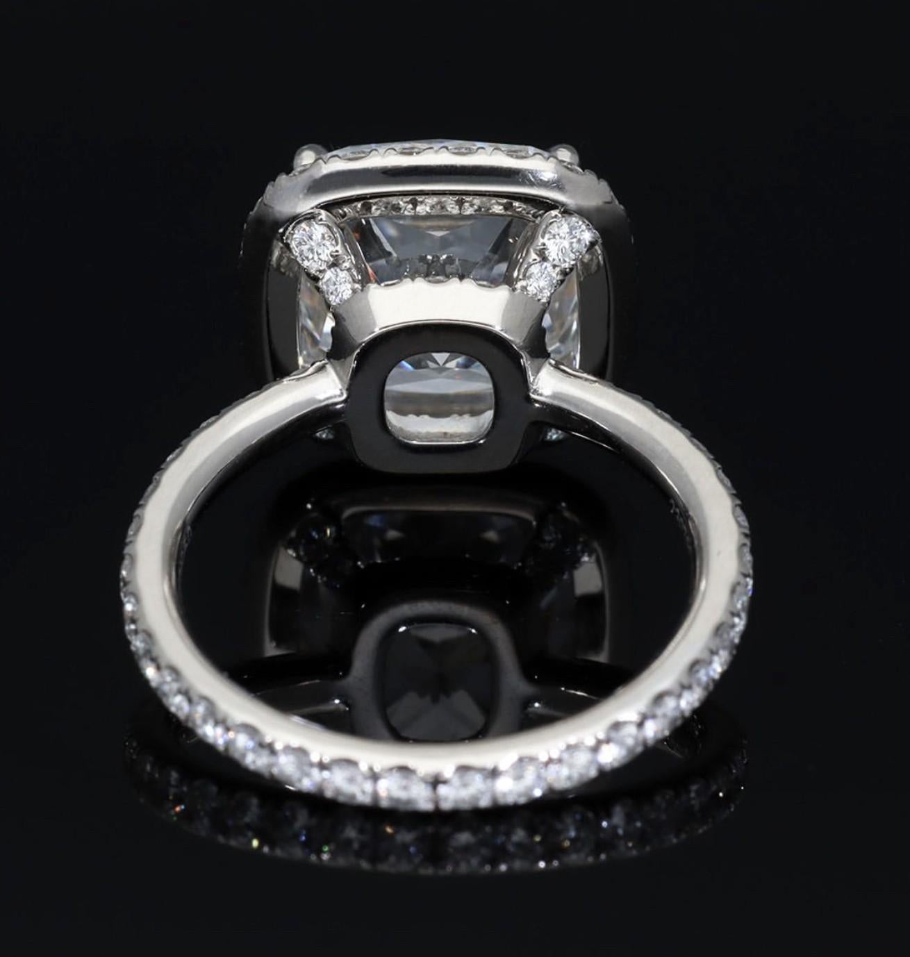 HARRY WINSTON Un diamante talla cojín 5,39 ct F-VS2 Anillo micropave de platino en venta 7