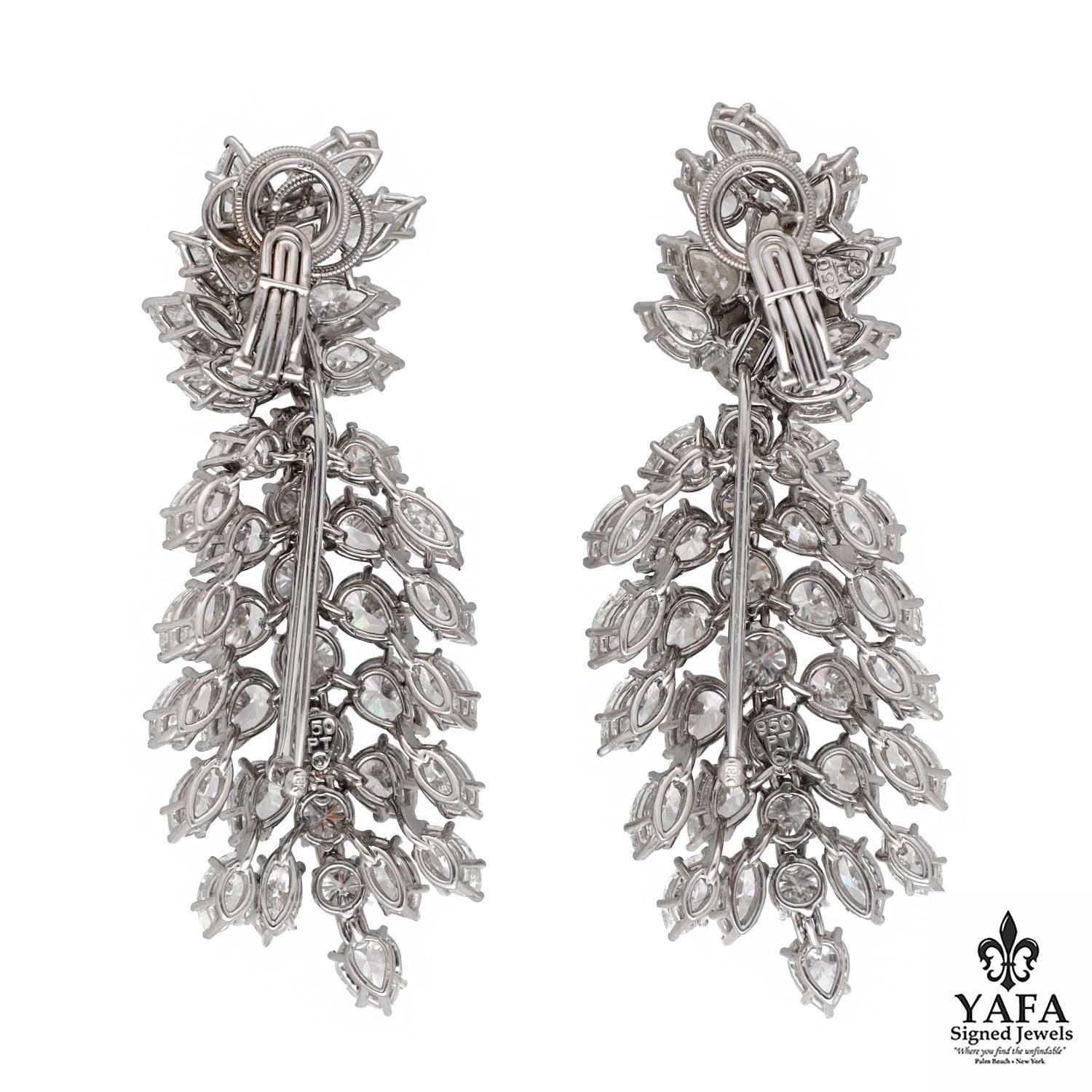 Harry Winston's craftsmanship and attention to detail stands out in these Diamond Cluster Earrings and detachable brooch. The cluster design features multiple shaped diamonds set closely together creating a sparkling and radiant effect.
Pendents are