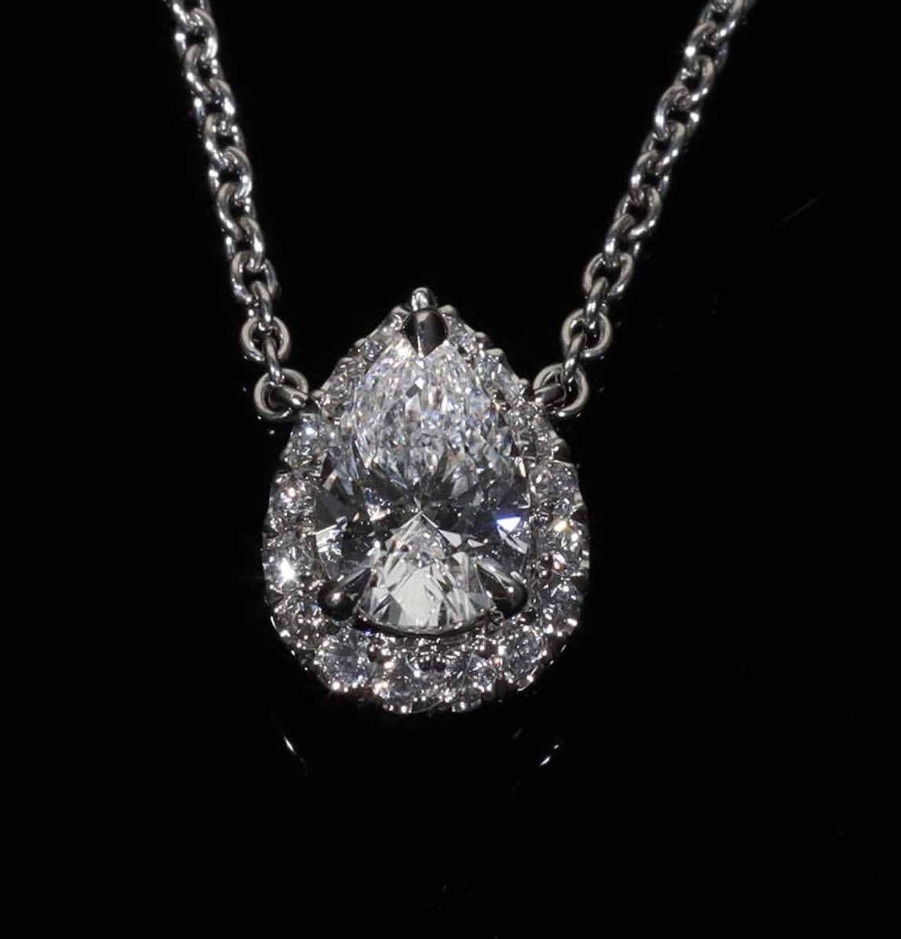 Harry Winston Ciondolo con diamante a forma di pera 0,50ct E-VVS1 in platino Micropave in vendita 7