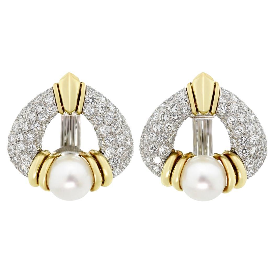 Boucles d
oreilles Harry Winston en perles et diamants Platine et or jaune 18K, Circa 198 en vente