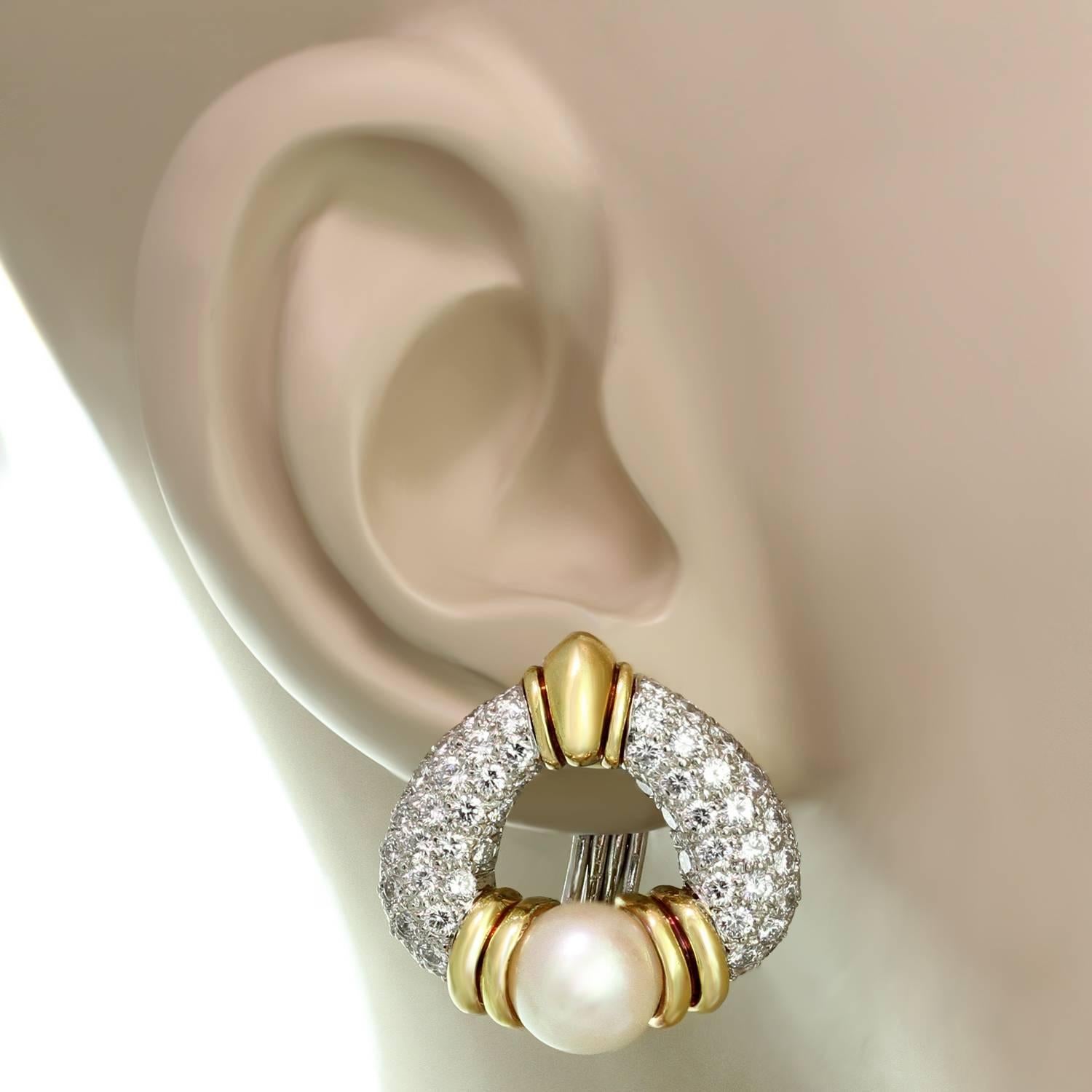 Harry Winston Clips d'oreilles rotatifs en or et platine avec perles et diamants Excellent état - En vente à New York, NY