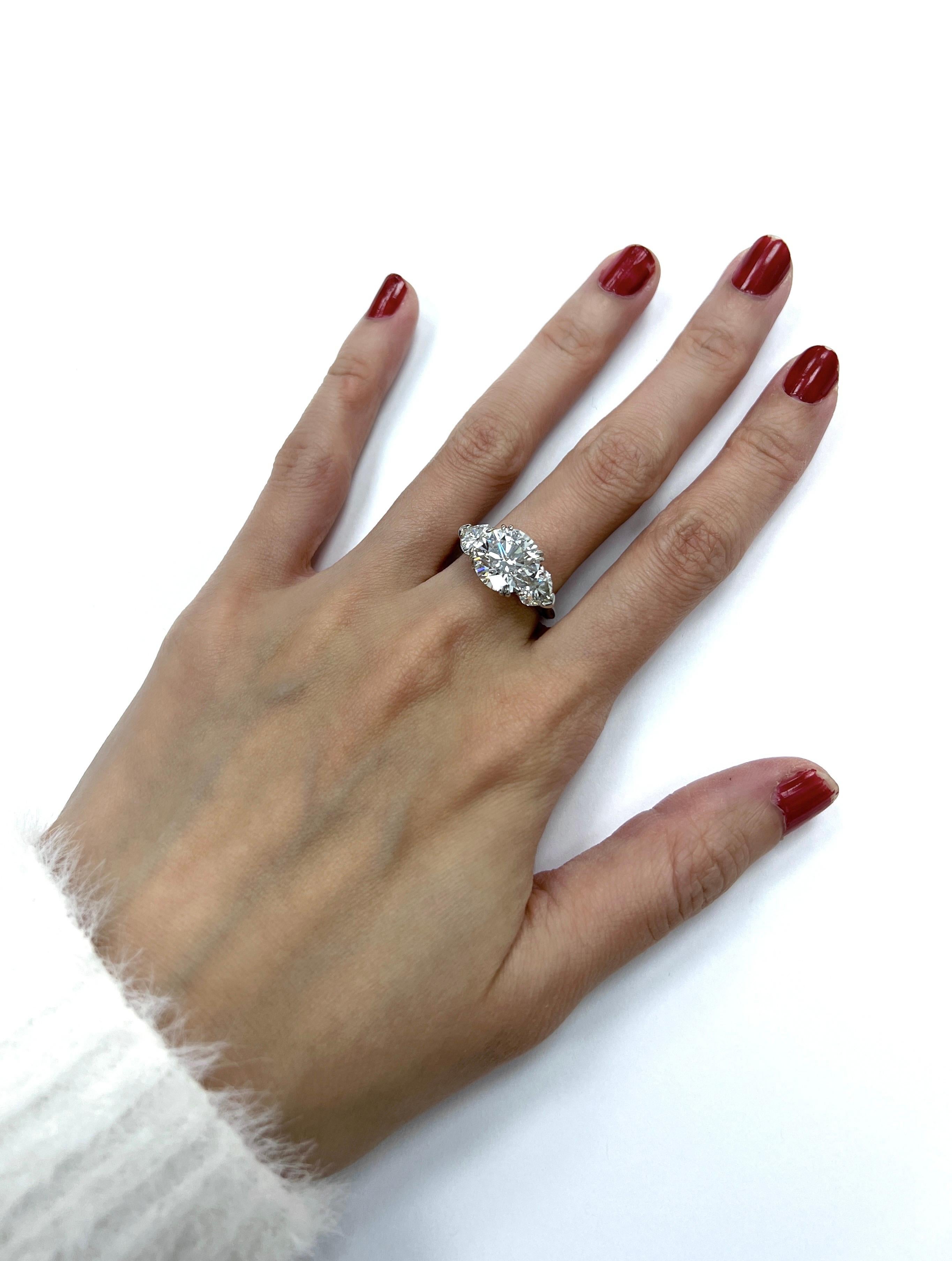 Harry Winston Platinum 4.05 cts Diamond Ring In Excellent Condition For Sale In New York, NY